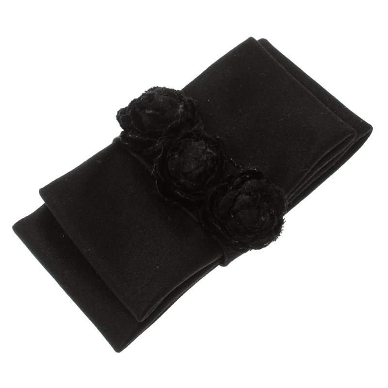 

Chanel Black Flower Bow Brooch