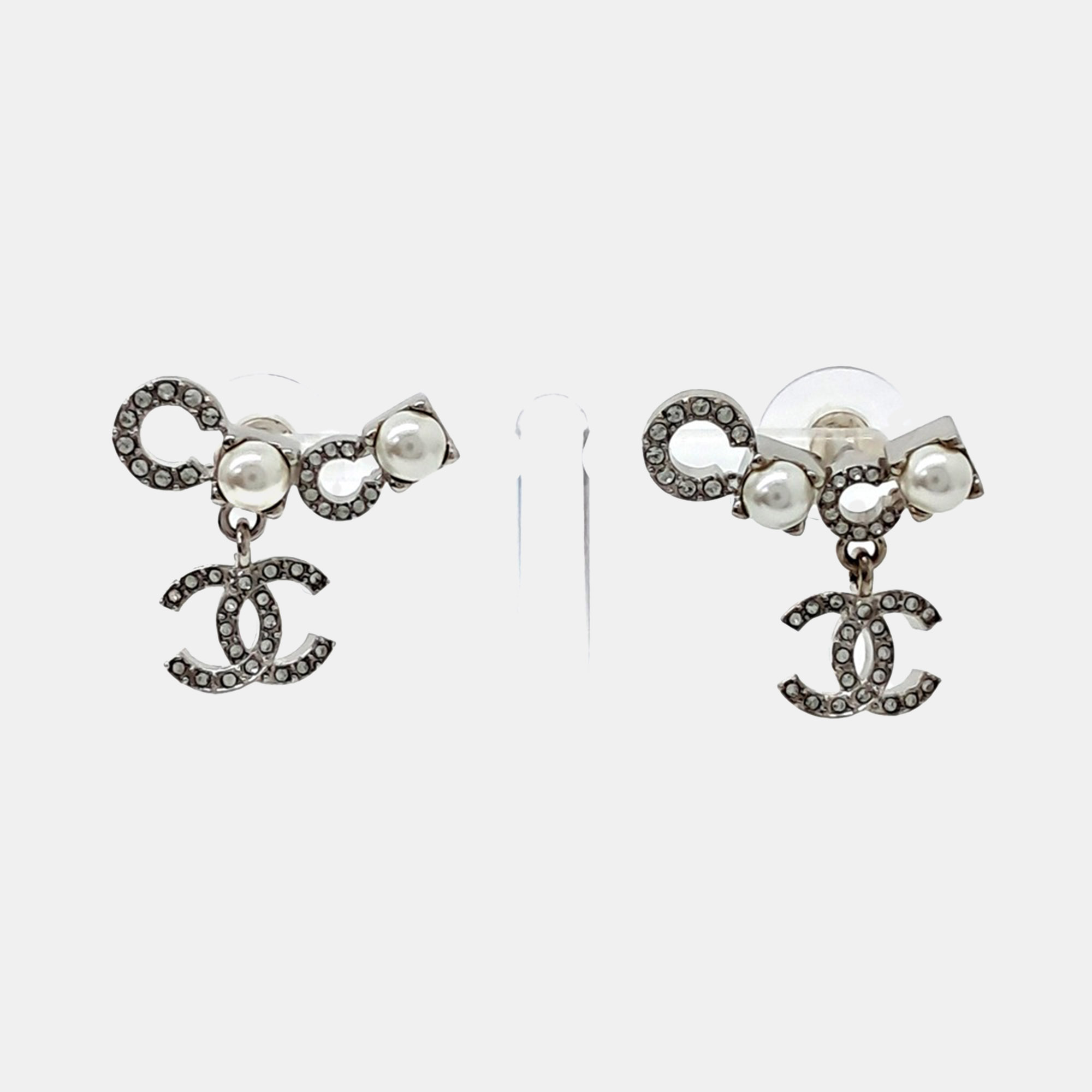 

Chanel CC Logo Silver Crystals, Pearls earrings