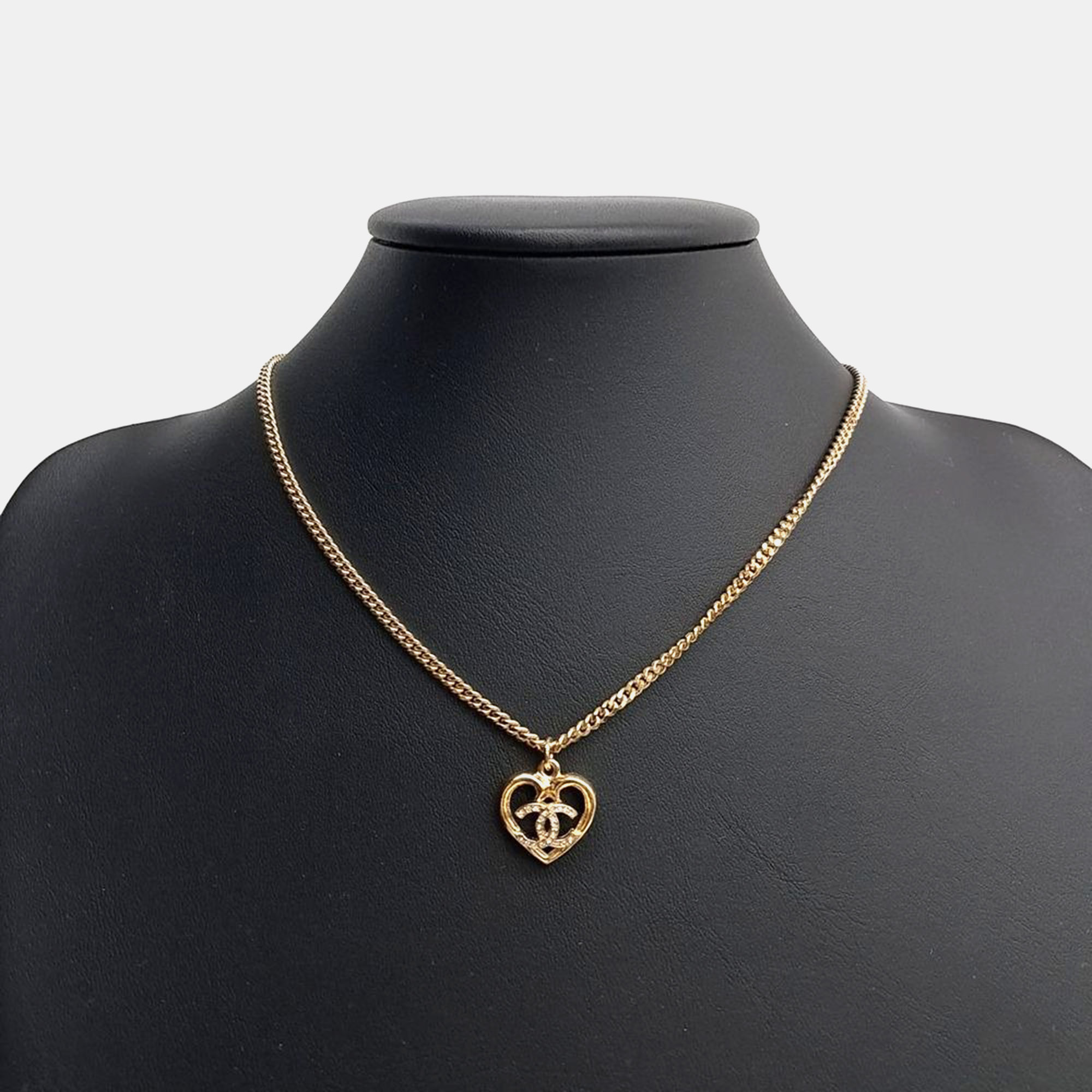 

Chanel Metal heart necklace, Multicolor
