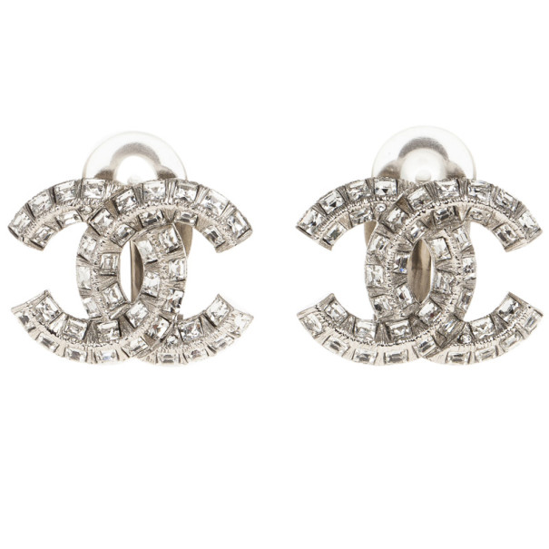 مملوكة مسبقًا Chanel CC Crystal Earrings