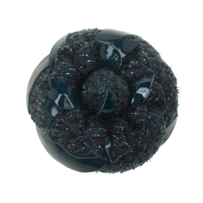 مملوكة مسبقًا Chanel Camellia Multicolor Tweed Leather Pin Brooch