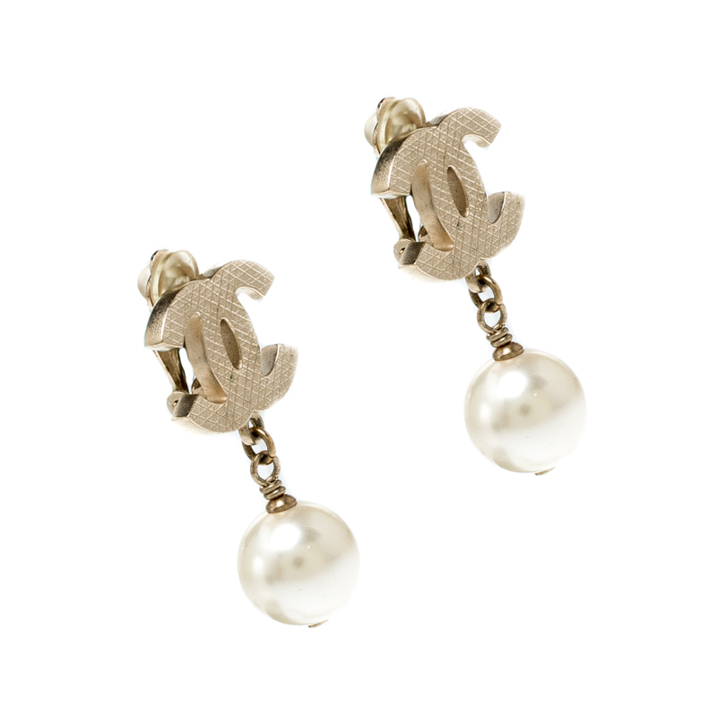 

Chanel CC Faux Pearl Gold Tone Clip-on Drop Earrings