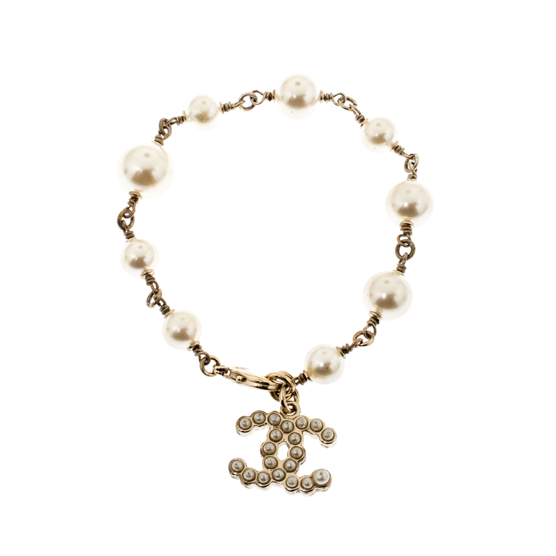 Pre Owned Chanel CC Faux Pearl Gold Tone Bead Charm Bracelet