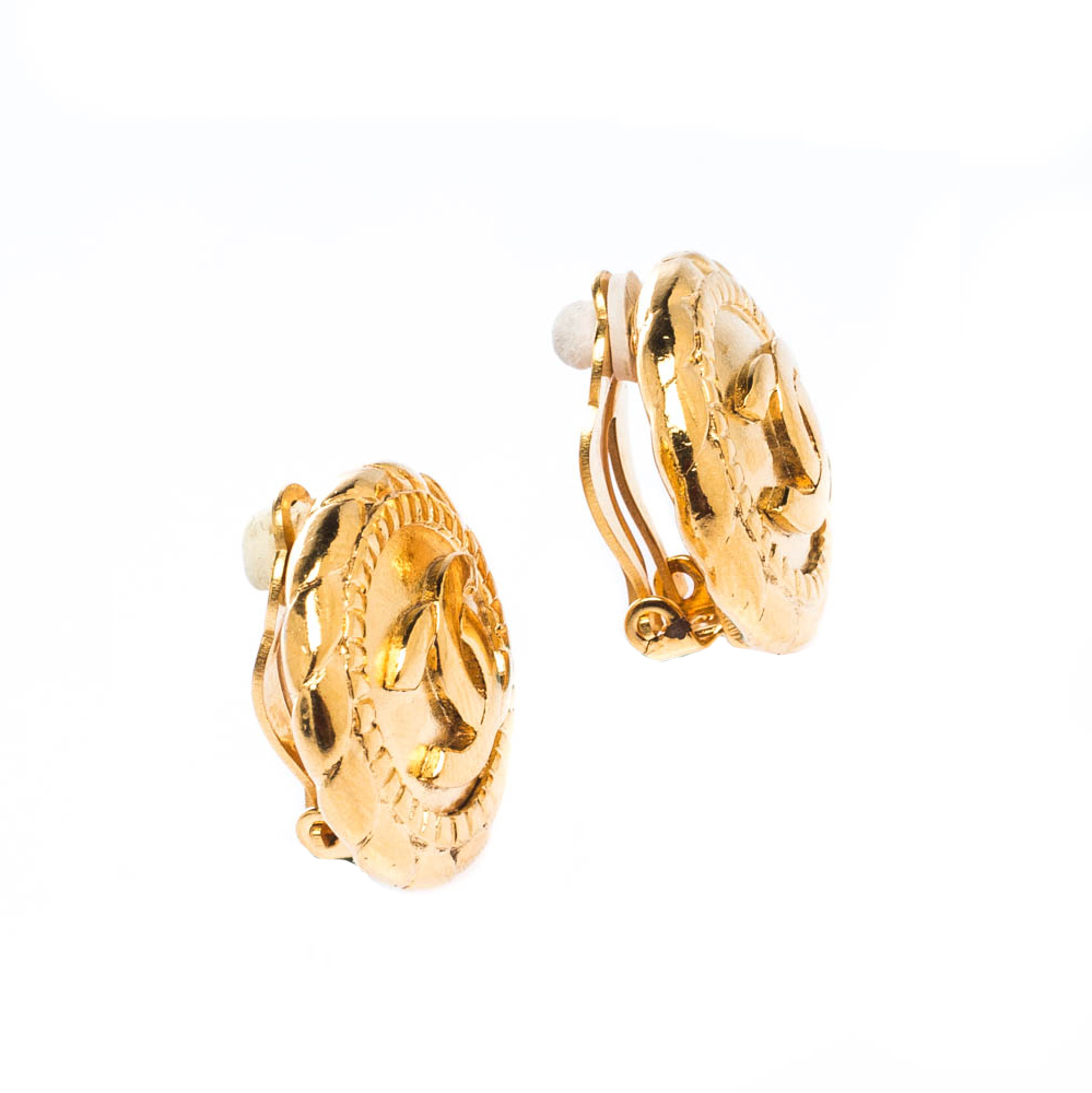 

Chanel CC Textured Gold Tone Round Clip-on Stud Earrings