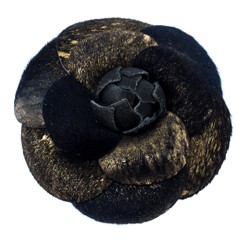 مملوكة مسبقًا Chanel Paris Dallas Navy Blue Gold Tone Camellia Brooch