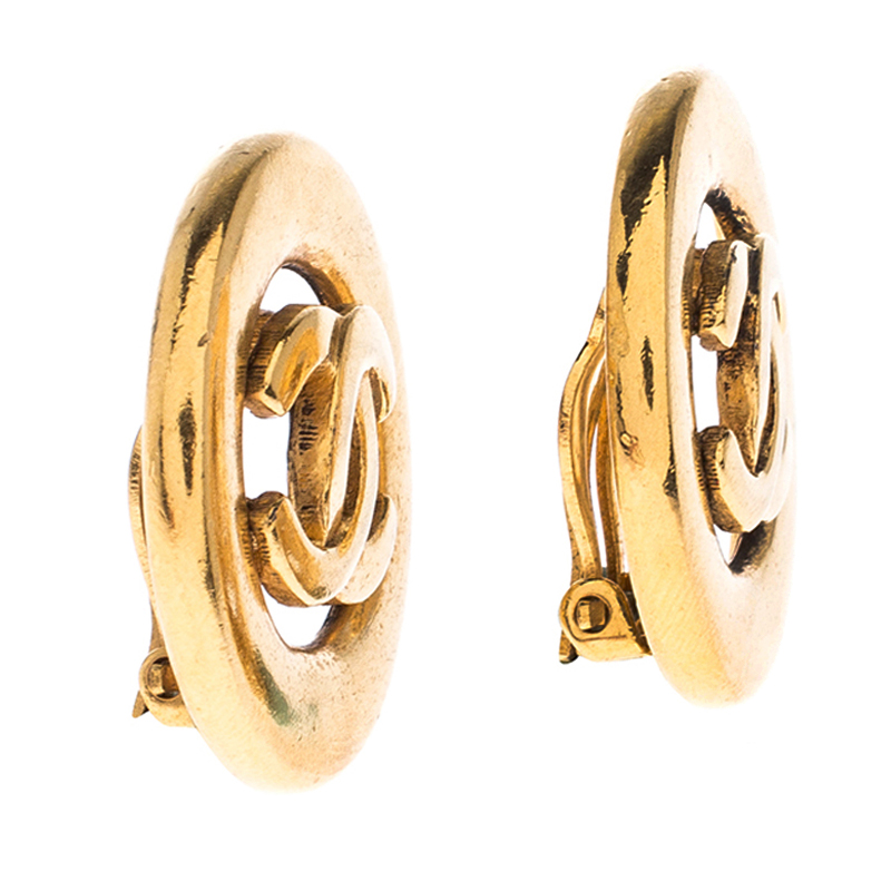 

Chanel Vintage CC Gold Tone Clip On Earrings