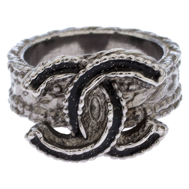 

Chanel CC Black Enamel Textured Silver Tone Ring Size