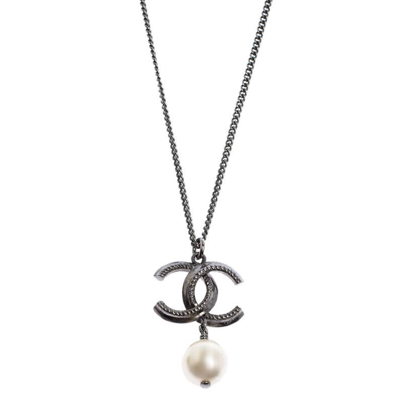CHANEL, Jewelry, Chanel Ruthenium Pearl Cc Short Necklace