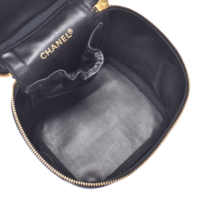 

Chanel Black Quilted Leather Vanity Case