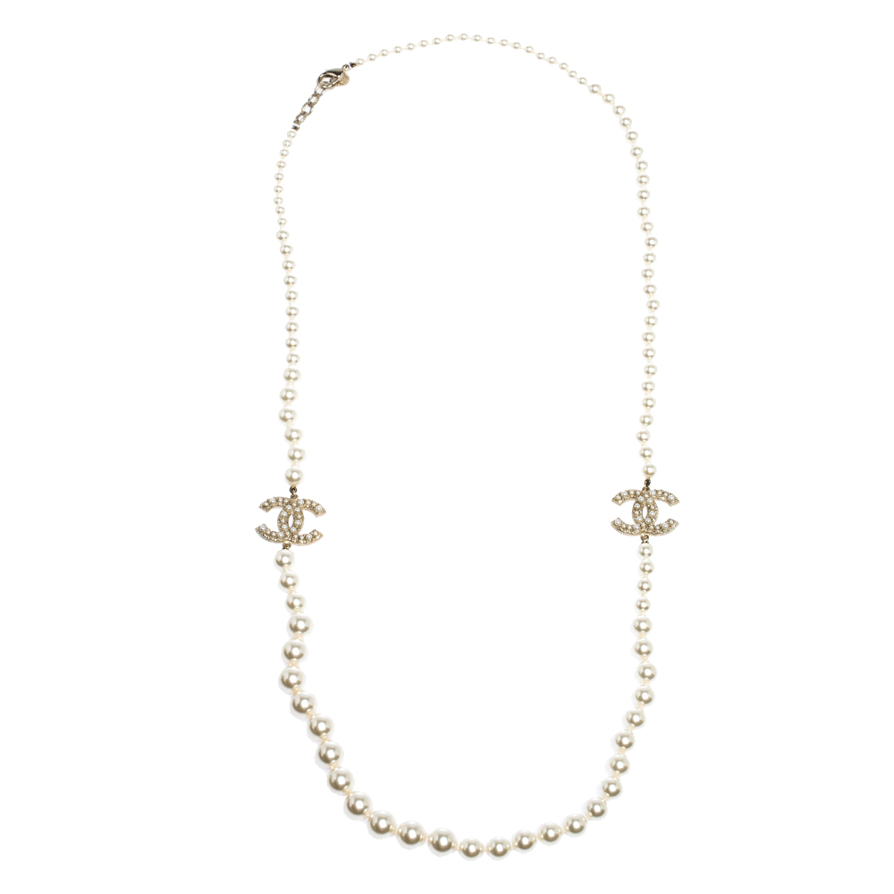 Pre Owned Chanel Cream CC Faux Pearl and Crystal Charm Gold Tone Necklace