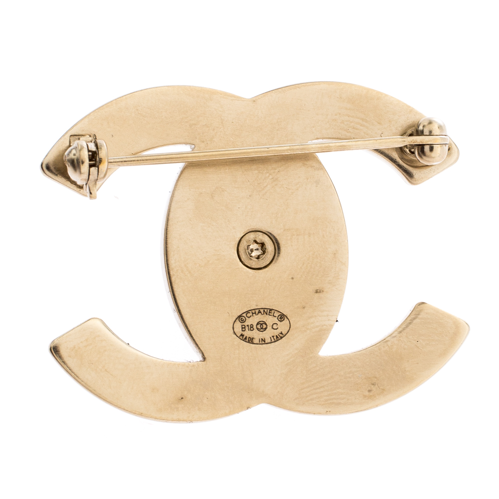 

Chanel CC Turn Lock Motif Gold Tone Pin Brooch