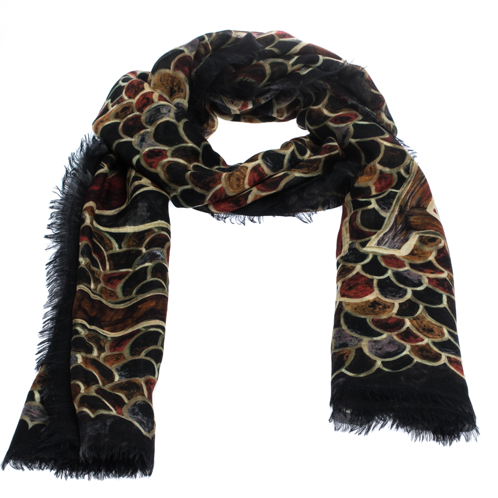 

Chanel Black Scallop Print Cashmere Scarf