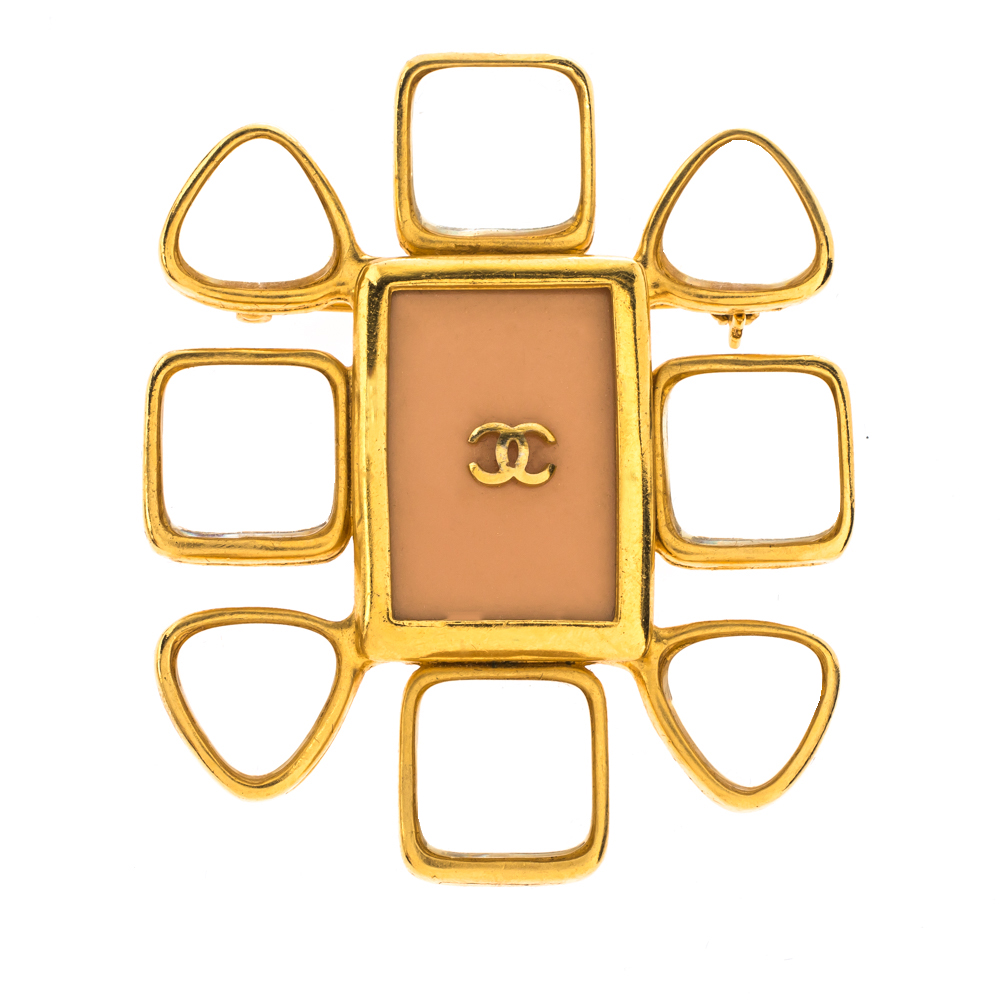 مملوكة مسبقًا بروش شانيل غريبويكس وردي مزين CC مشبك ذهبي اللون 