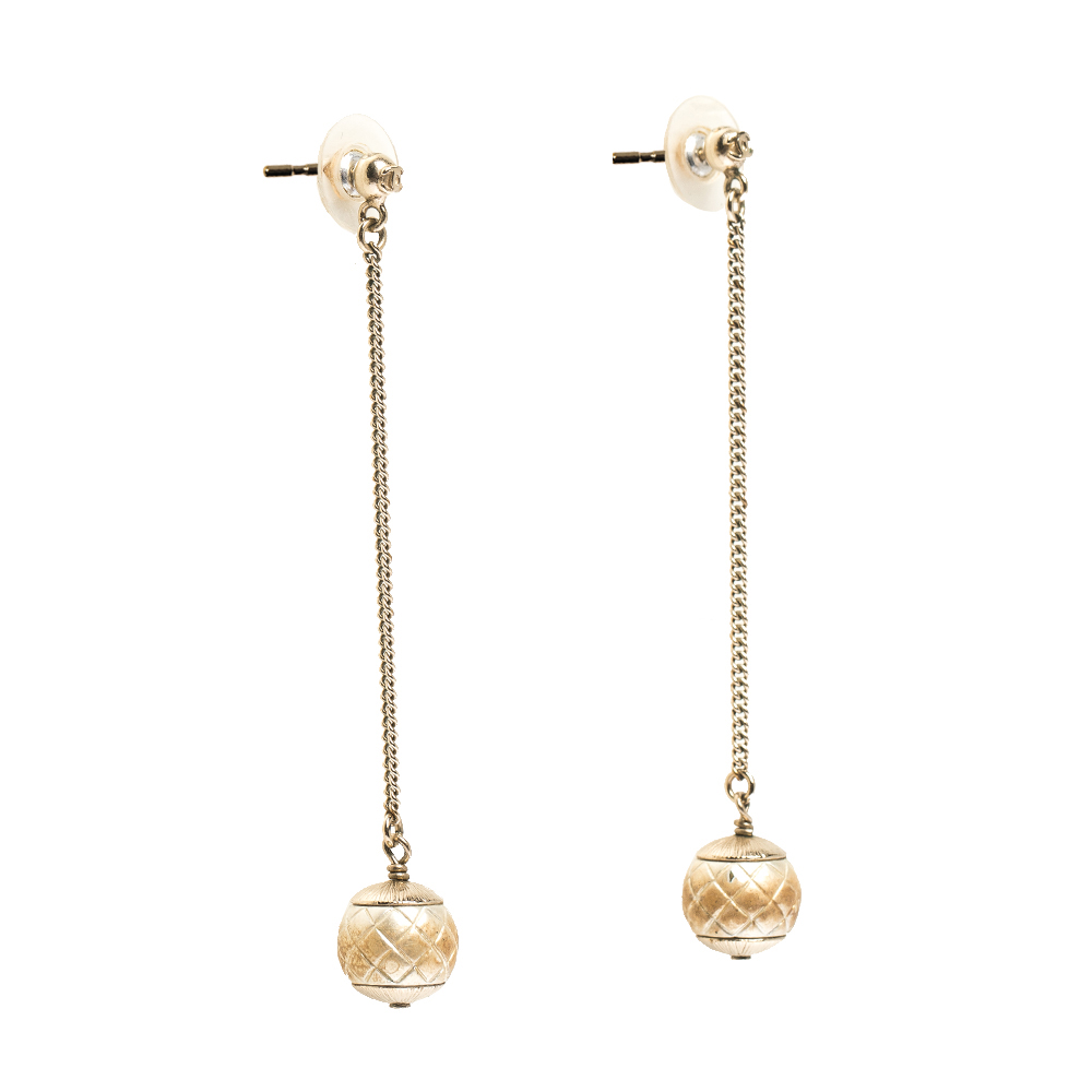 

Chanel CC Textured Faux Pearl Gold Tone Drop Earrings