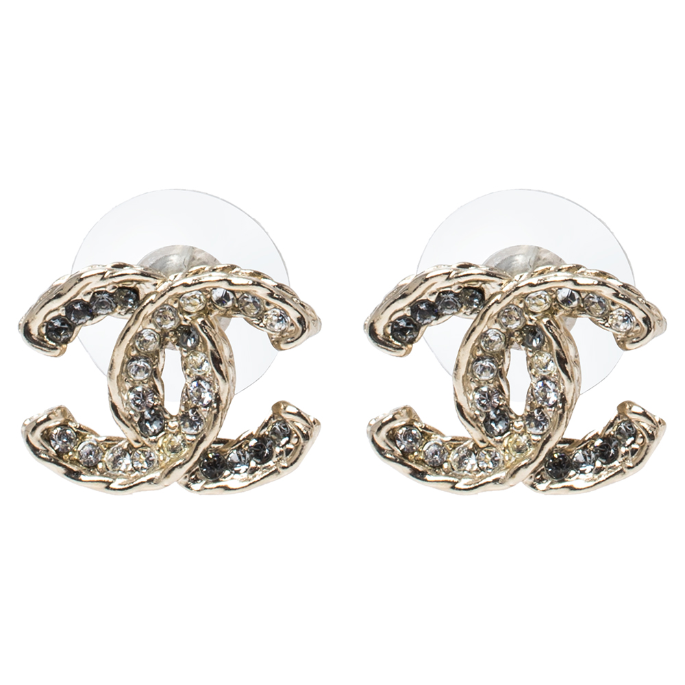 CC Logo Tone Stud Earrings Chanel |