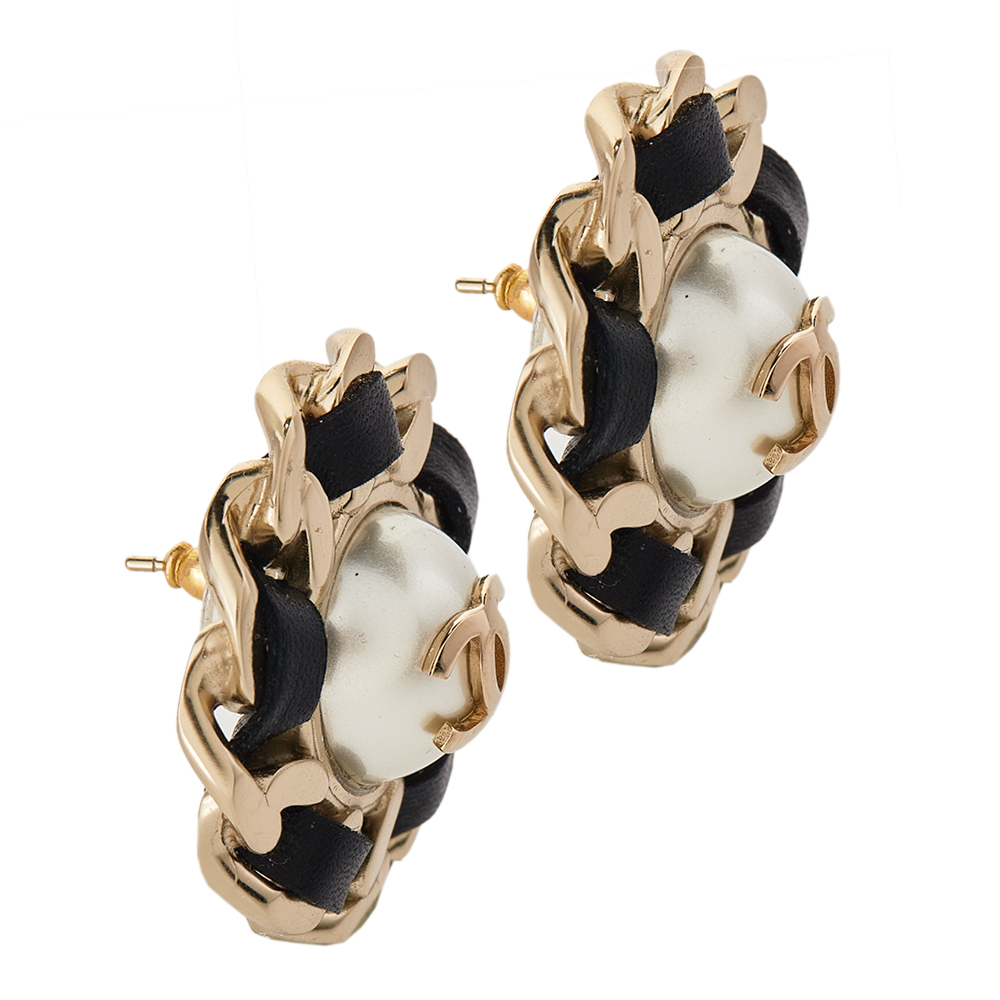 

Chanel Black Leather Woven Faux Pearl CC Stud Earrings