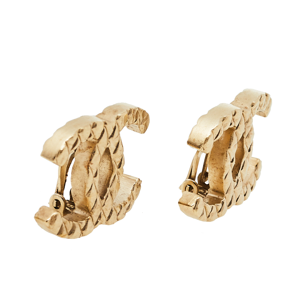 

Chanel CC Quilted Gold Tone Clip On Stud Earrings