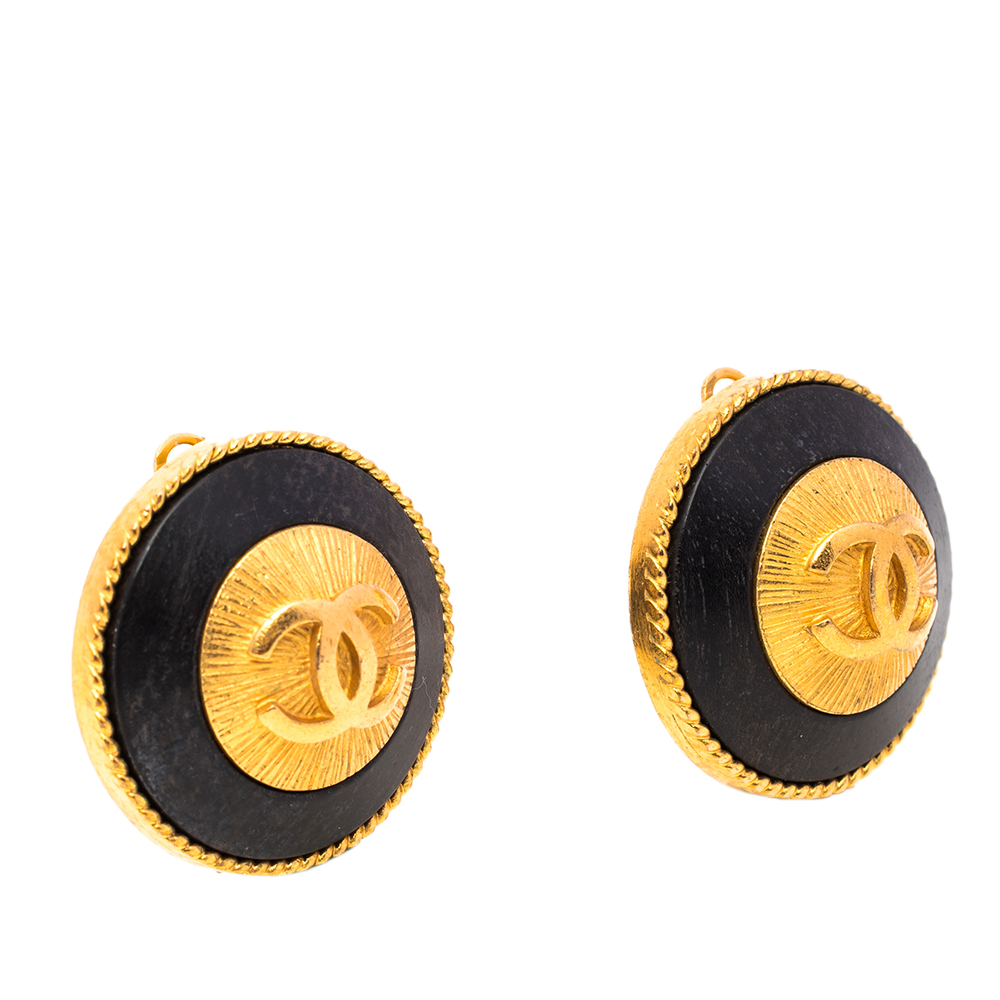 

Chanel Vintage Gold Tone CC Round Clip-On Earrings