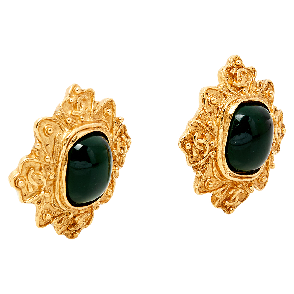

Chanel Vintage Gold Tone CC Green Gripoix Clip On Earrings