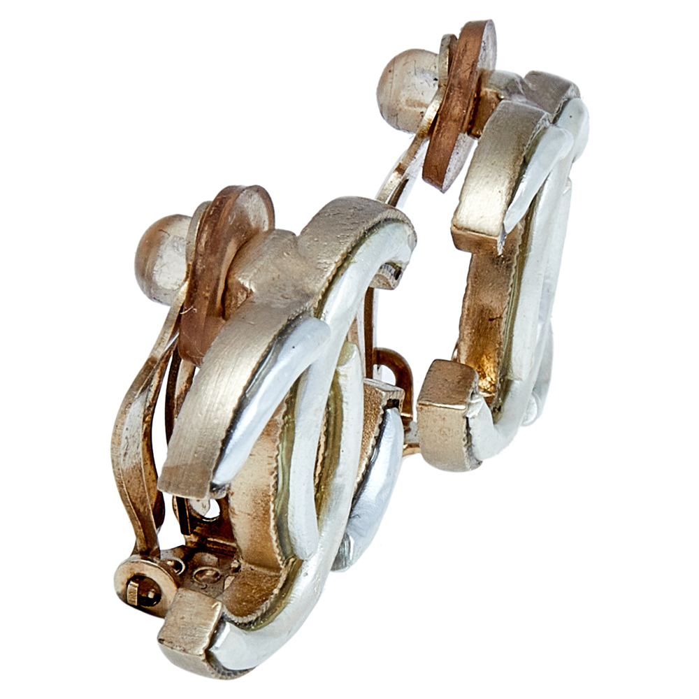 

Chanel Gold Tone Pearl Resin CC Stud Earrings