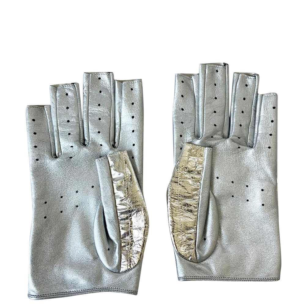 

Chanel Silver Leather Gloves Size