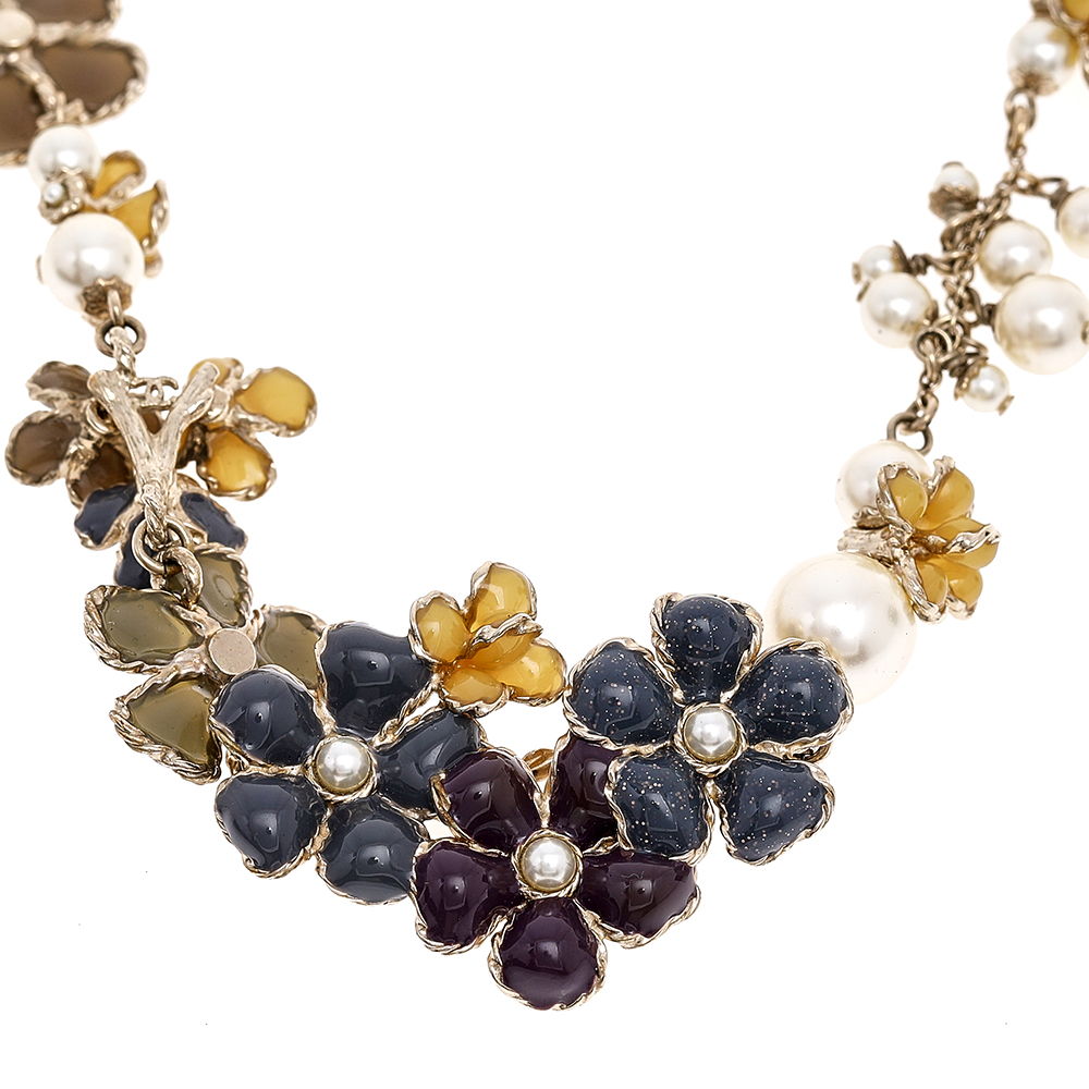 

Chanel CC Multicolor Faux Pearl Floral Necklace