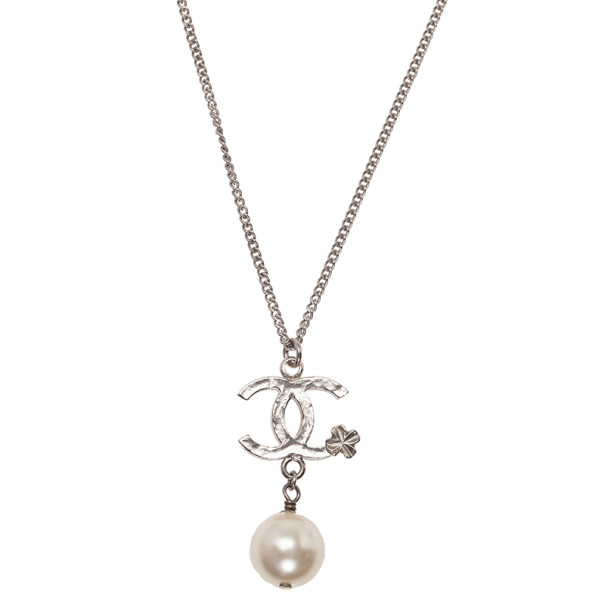 Chanel CC Logo Pearl Four Leaves Necklace
