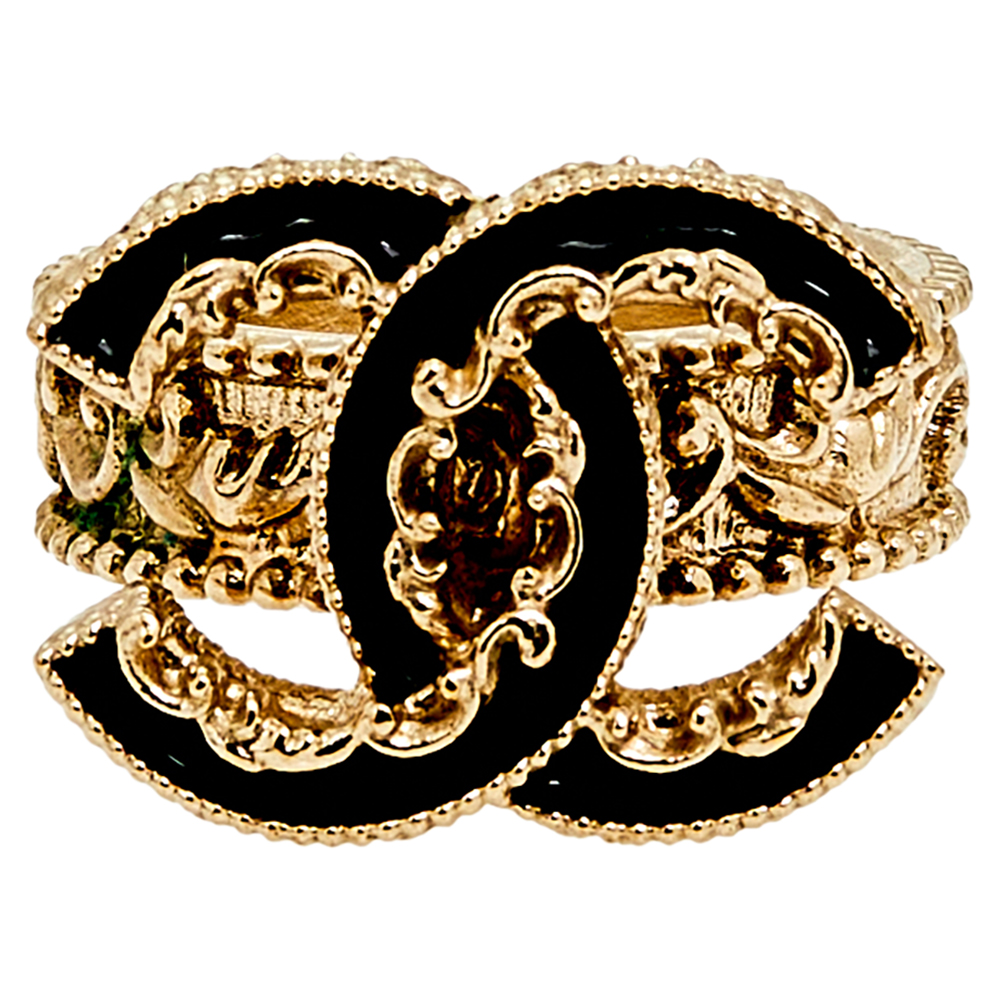 

Chanel Pale Gold Tone Black Enamel Baroque CC Ring Size EU 52