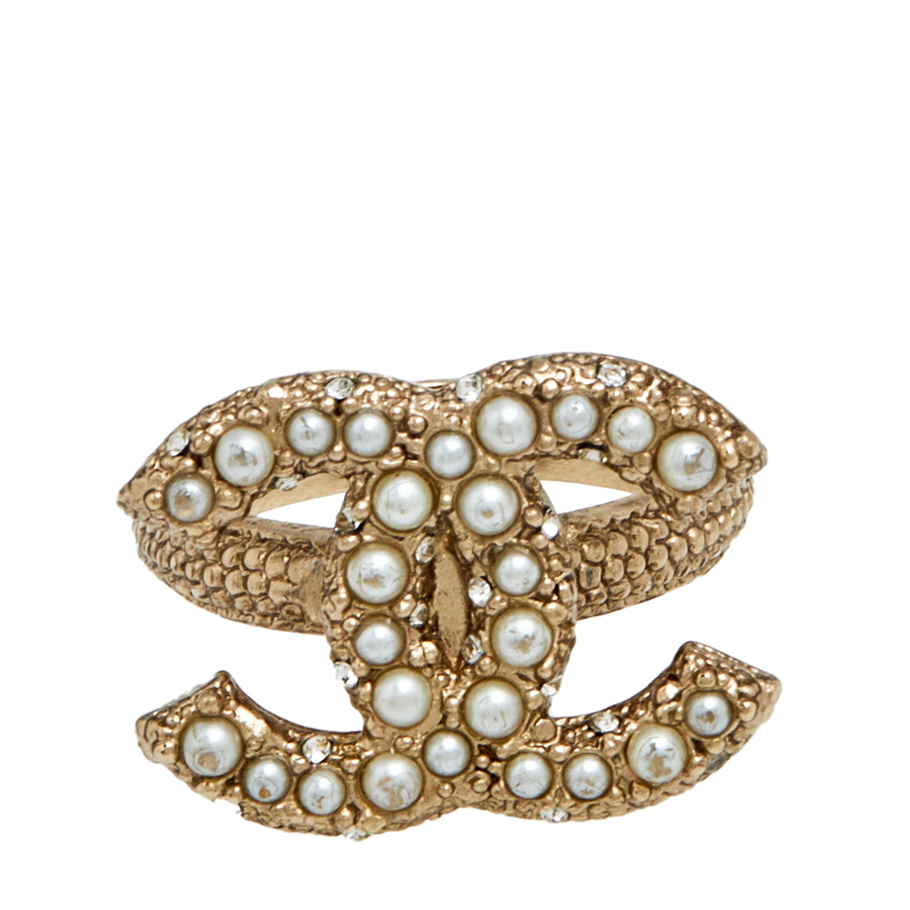 

Chanel CC Pale Gold Tone Crystal and Faux Pearl Embedded Ring Size