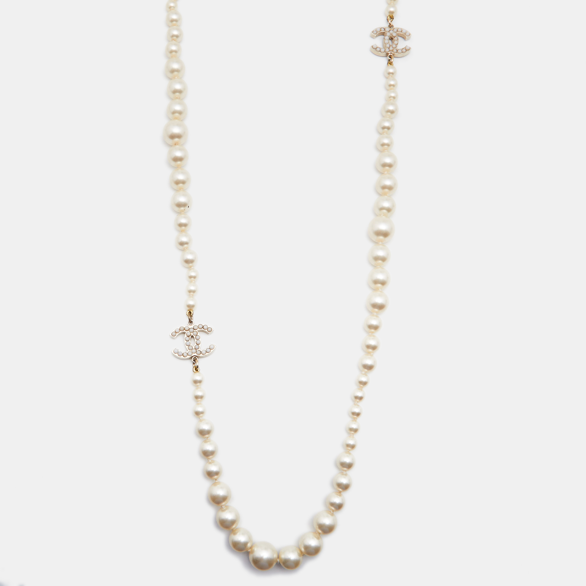 

Chanel CC Faux Pearl Gold Tone Metal Bead Necklace.