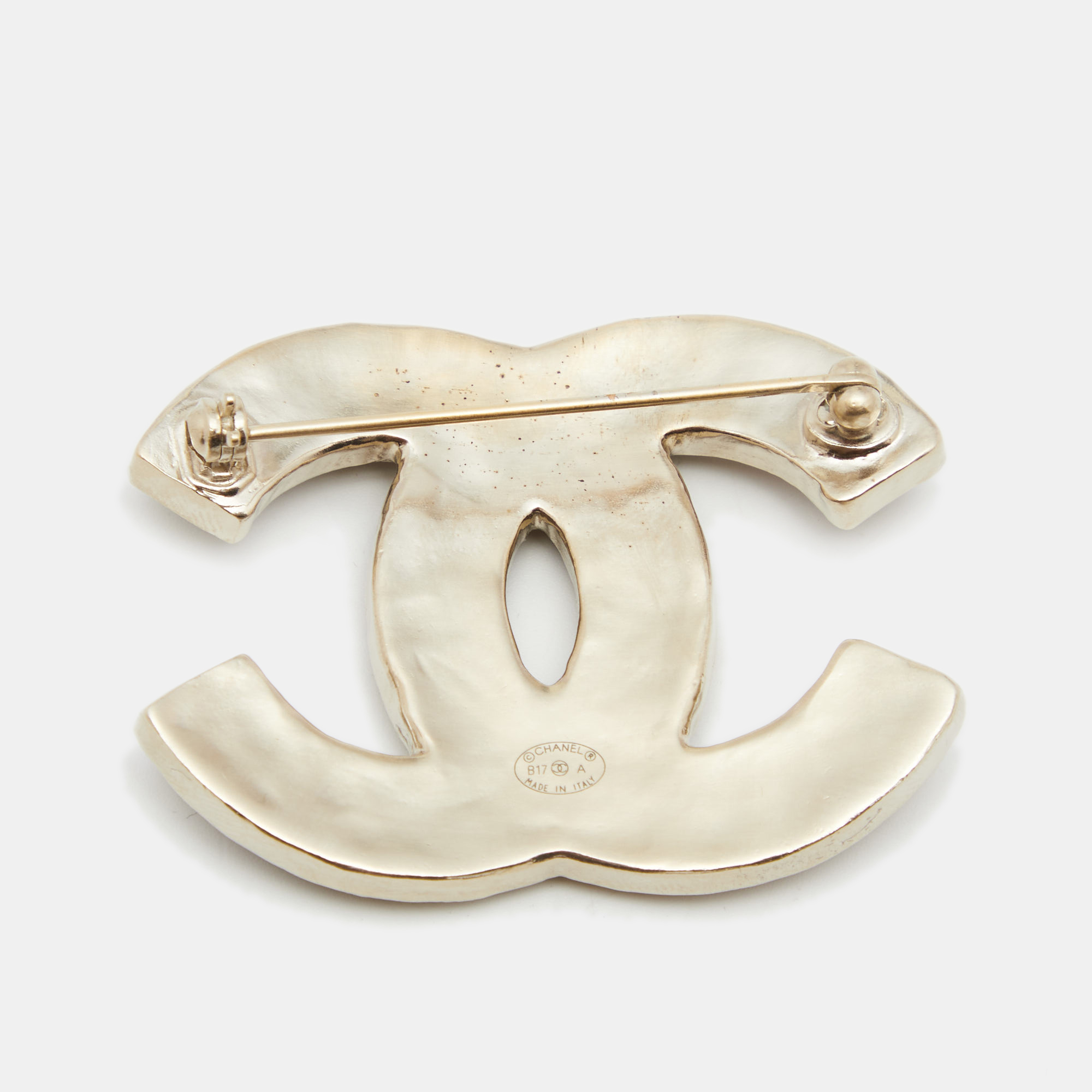 

Chanel CC Bicolor Enamel Gold Tone Brooch