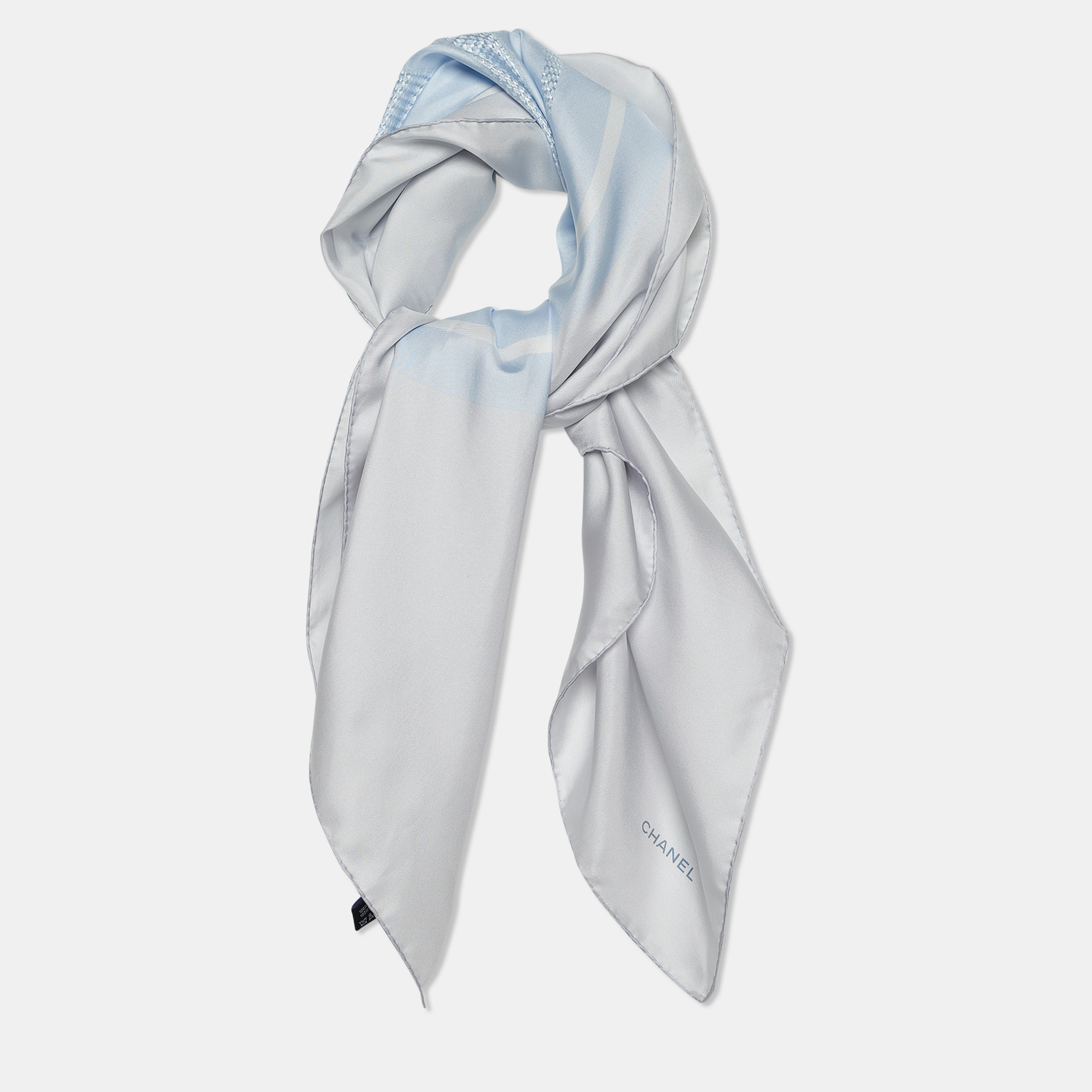 

Chanel White/Blue Silk CC Scarf