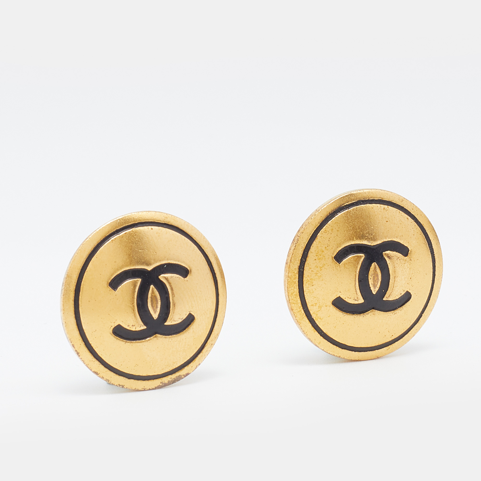 

Chanel Gold Tone CC Round Clip On Earrings
