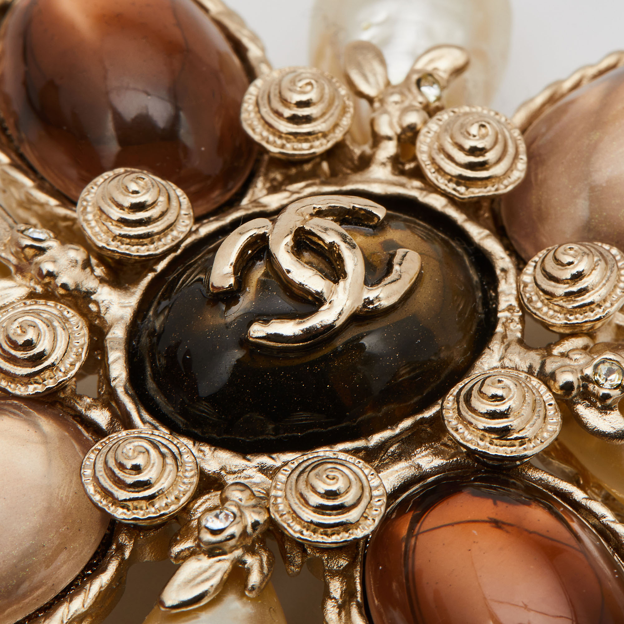 

Chanel Gold Tone CC Gripoix Pin Brooch, Brown
