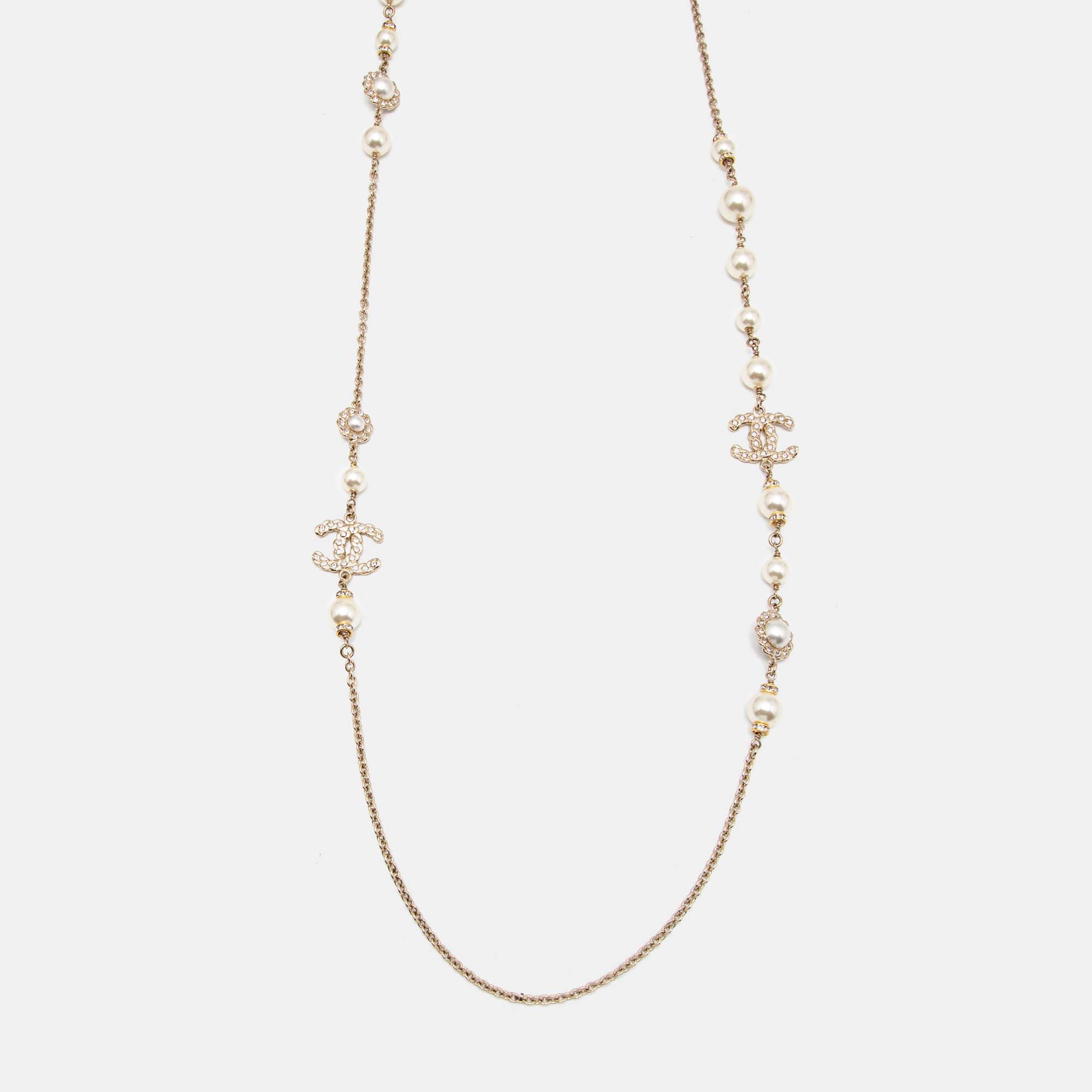 مملوكة مسبقًا Chanel CC Crystals Faux Pearl Gold Tone Long Necklace