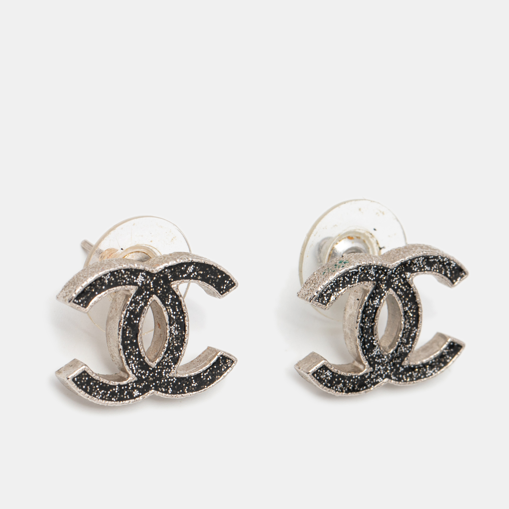 

Chanel CC Enamel Silver Tone Stud Earrings