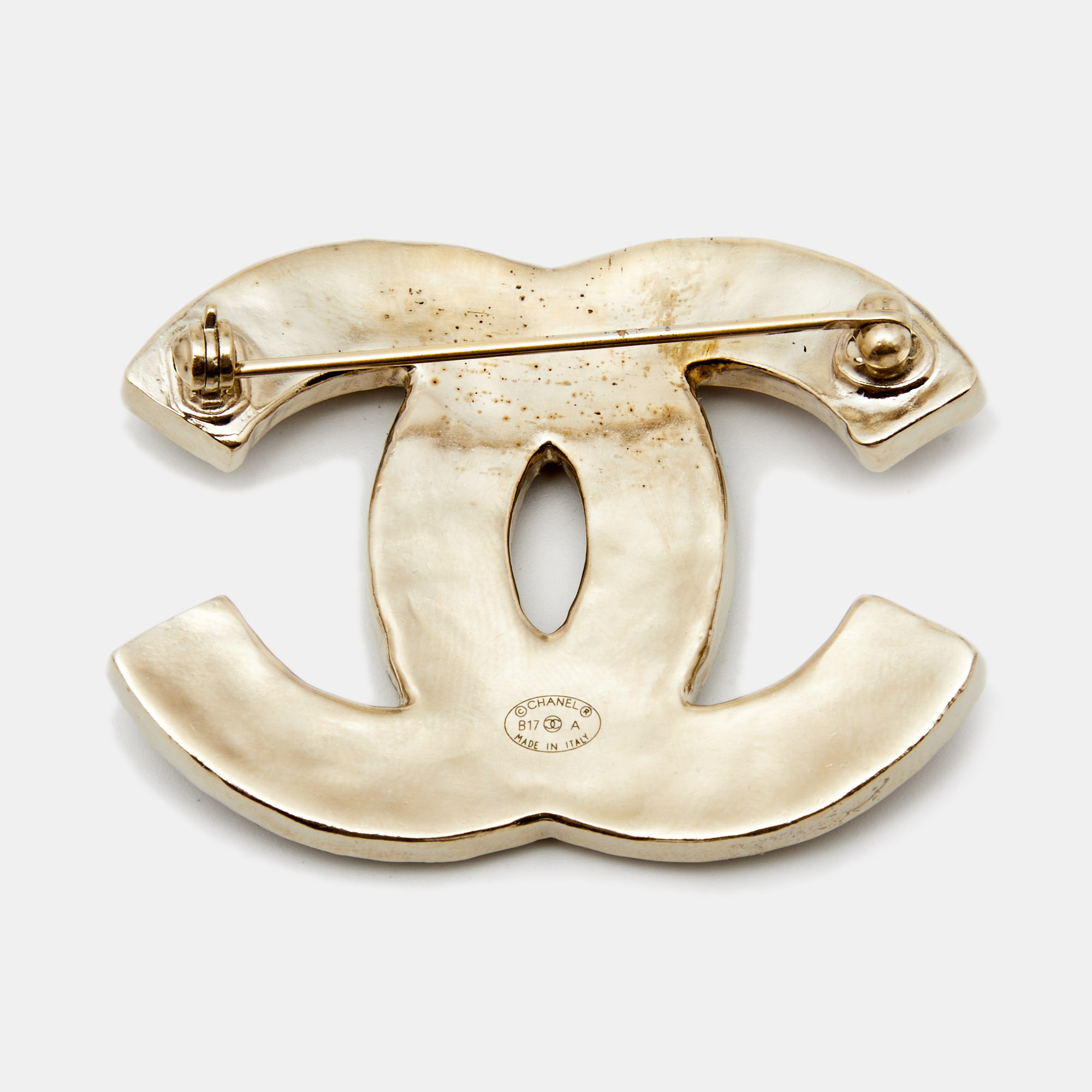 

Chanel CC Resin Gold Tone Brooch