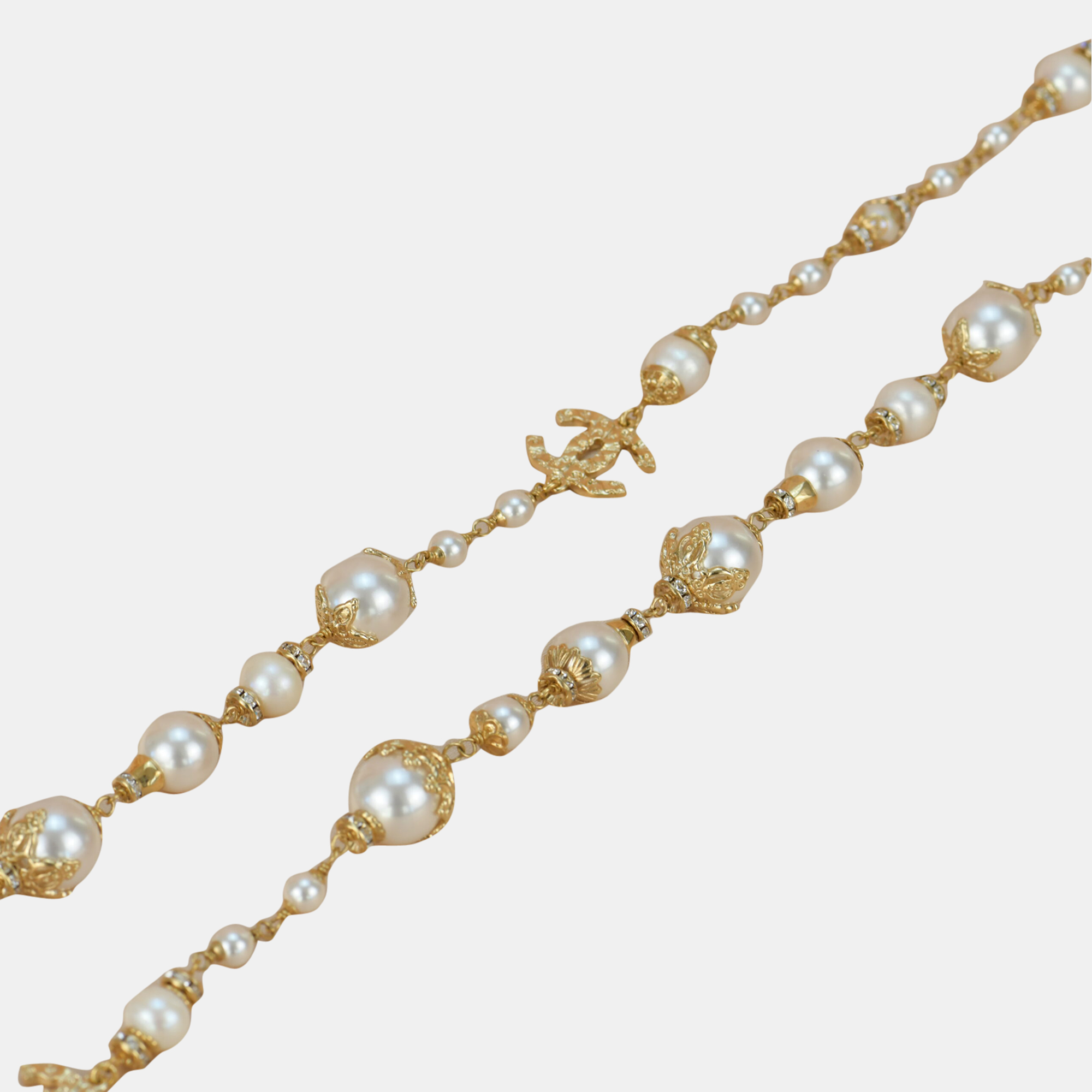 

Chanel CC White Pearl Long Necklace