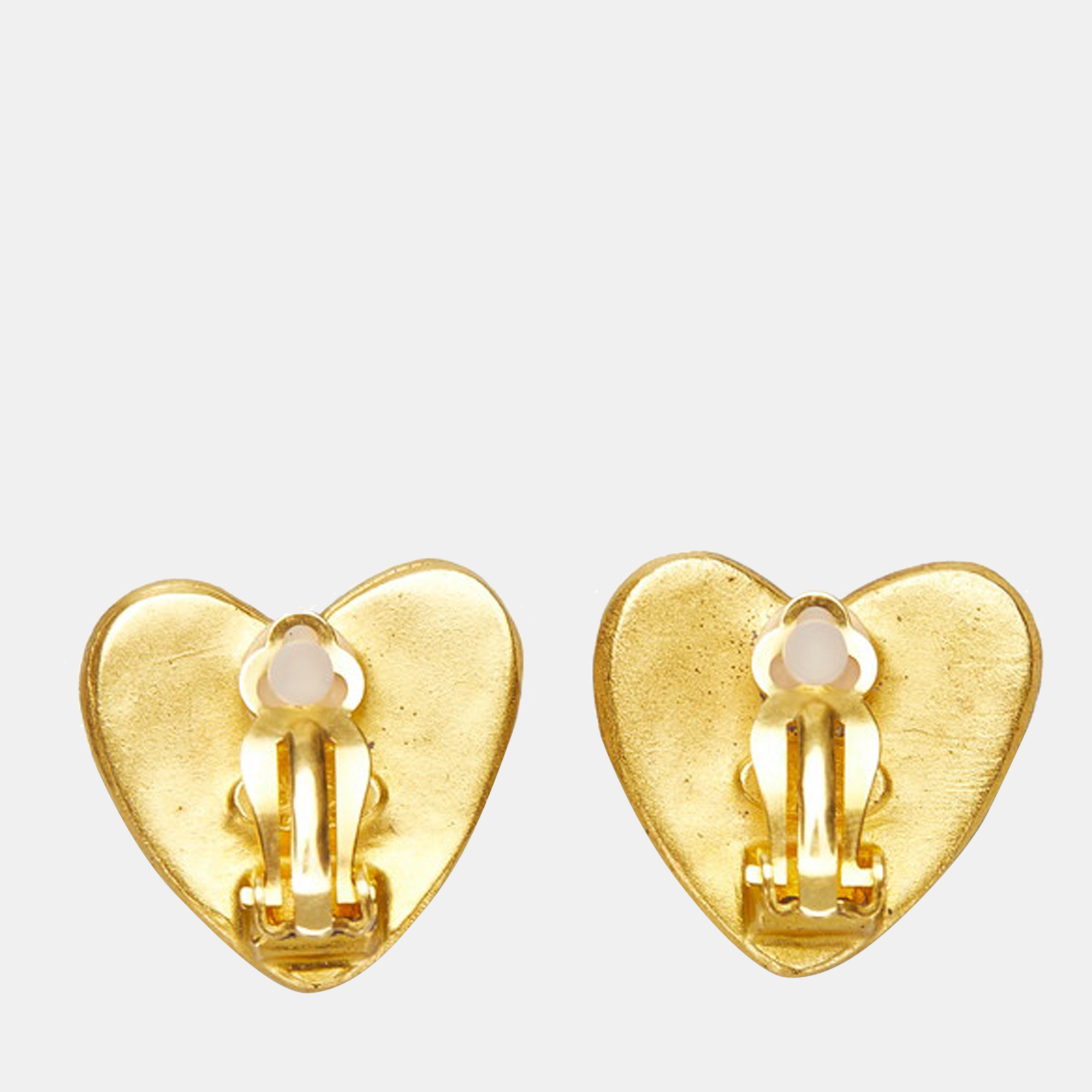 

Chanel Yellow Gold Tone Metal Heart Shaped CC Clip On Earrings