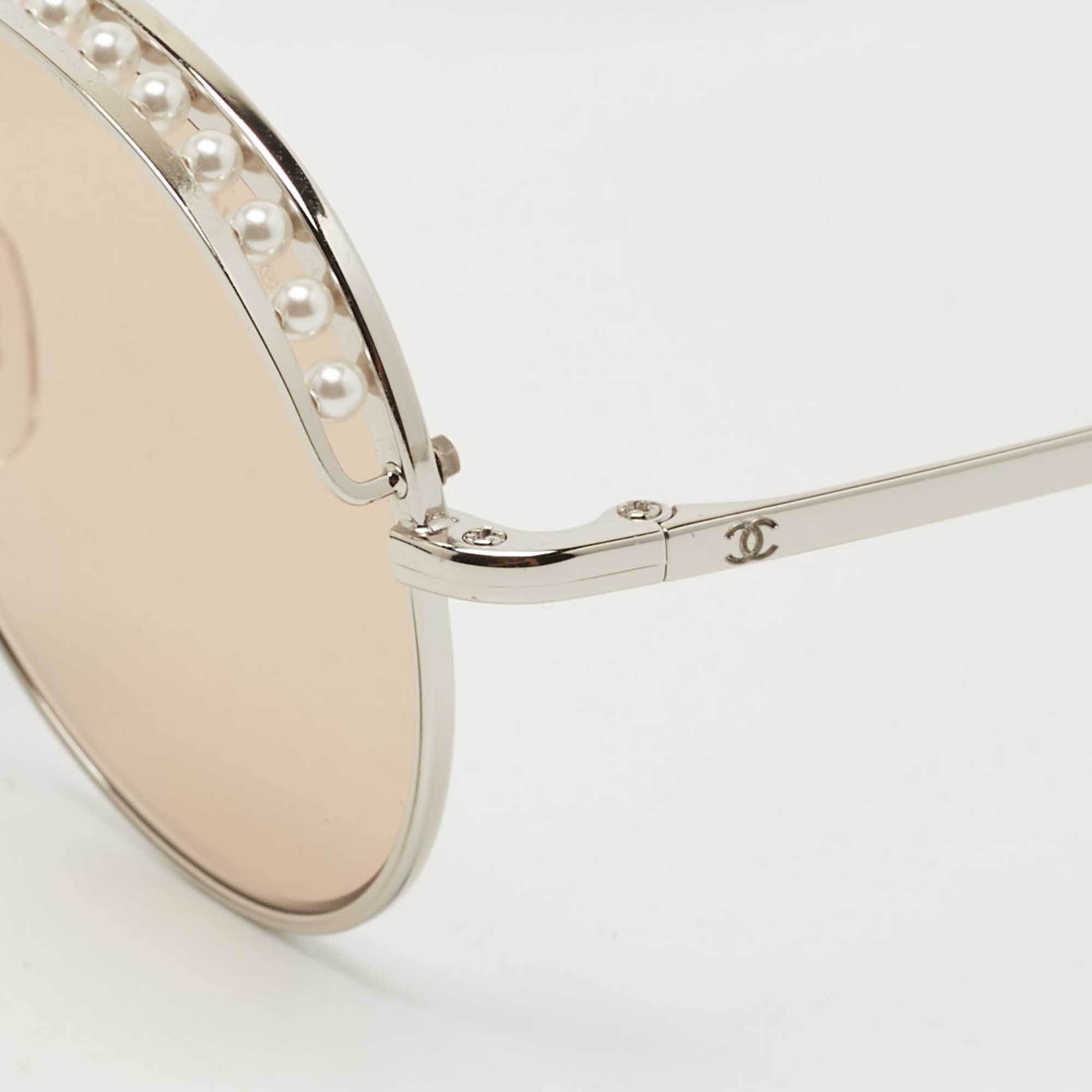 

Chanel Silver Tone/Beige 4247-H Faux Pearl Round Sunglasses