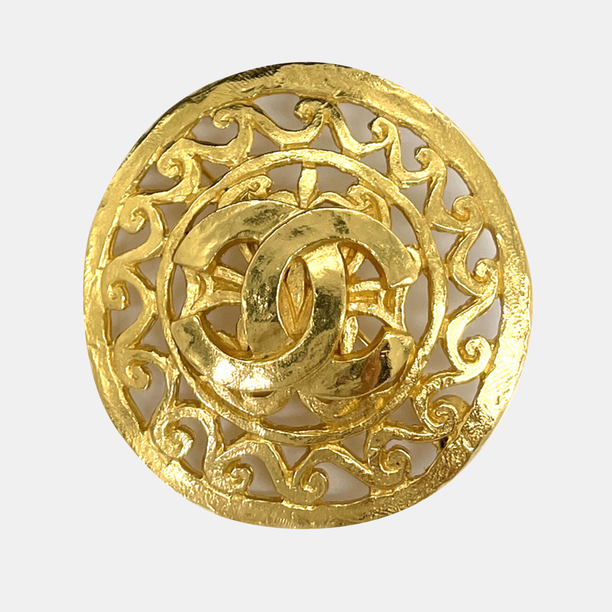 

Chanel Yellow Gold Tone Metal CC Round Brooch