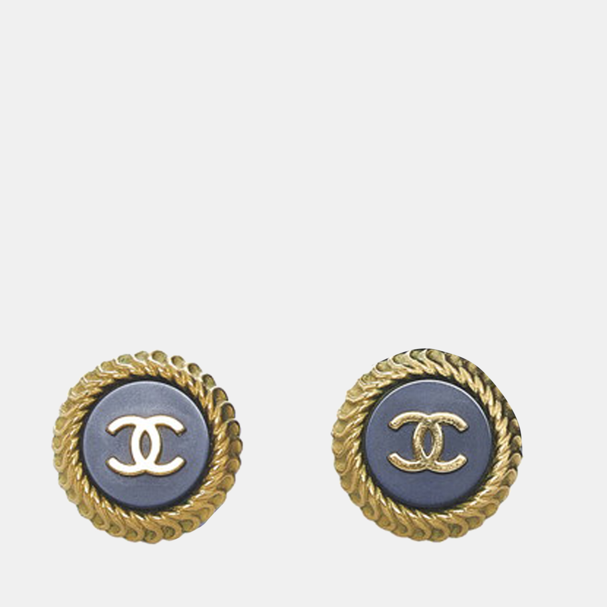 

Chanel Gold Metal CC Clip On Earrings