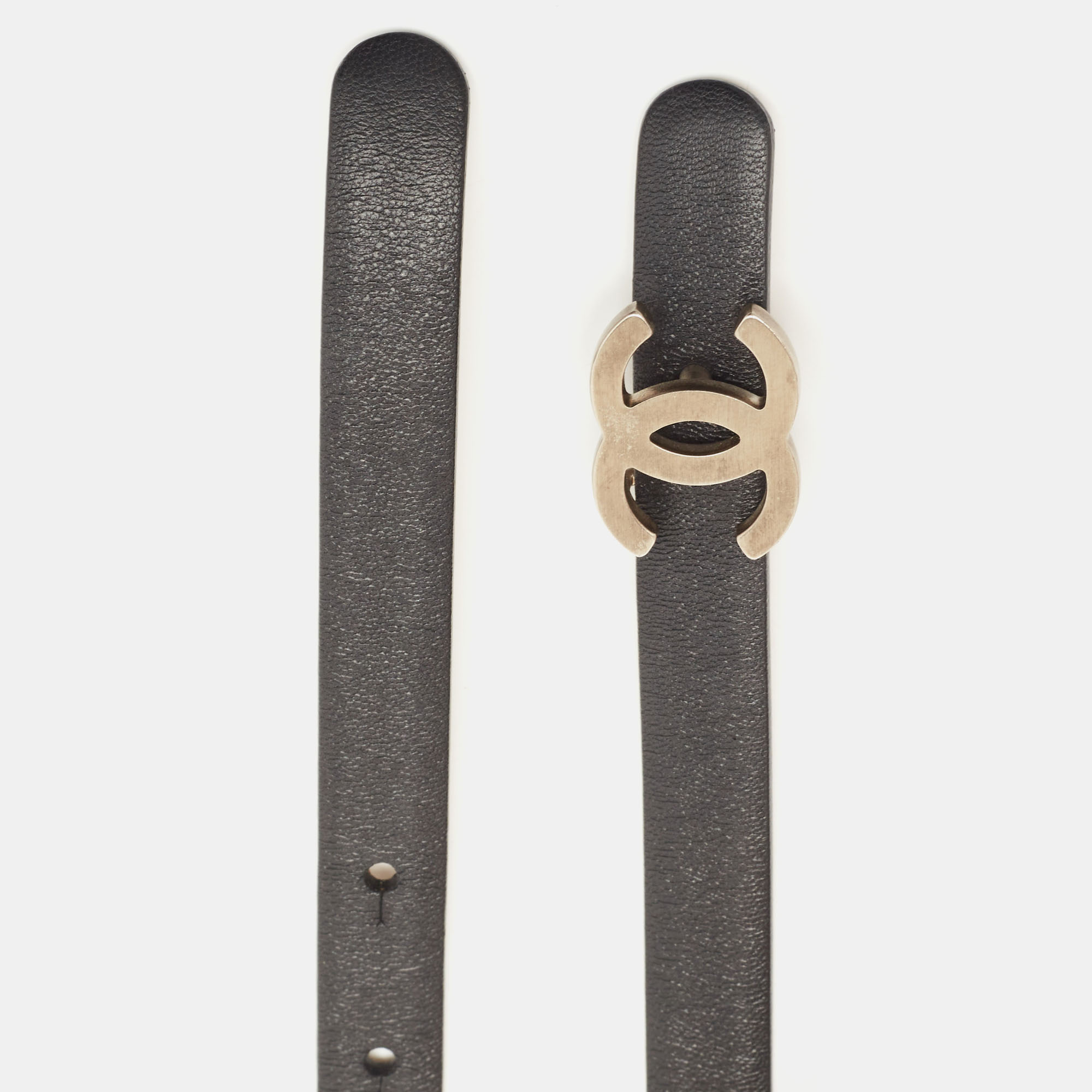 

Chanel Black Leather CC Logo Reversible Slim Belt