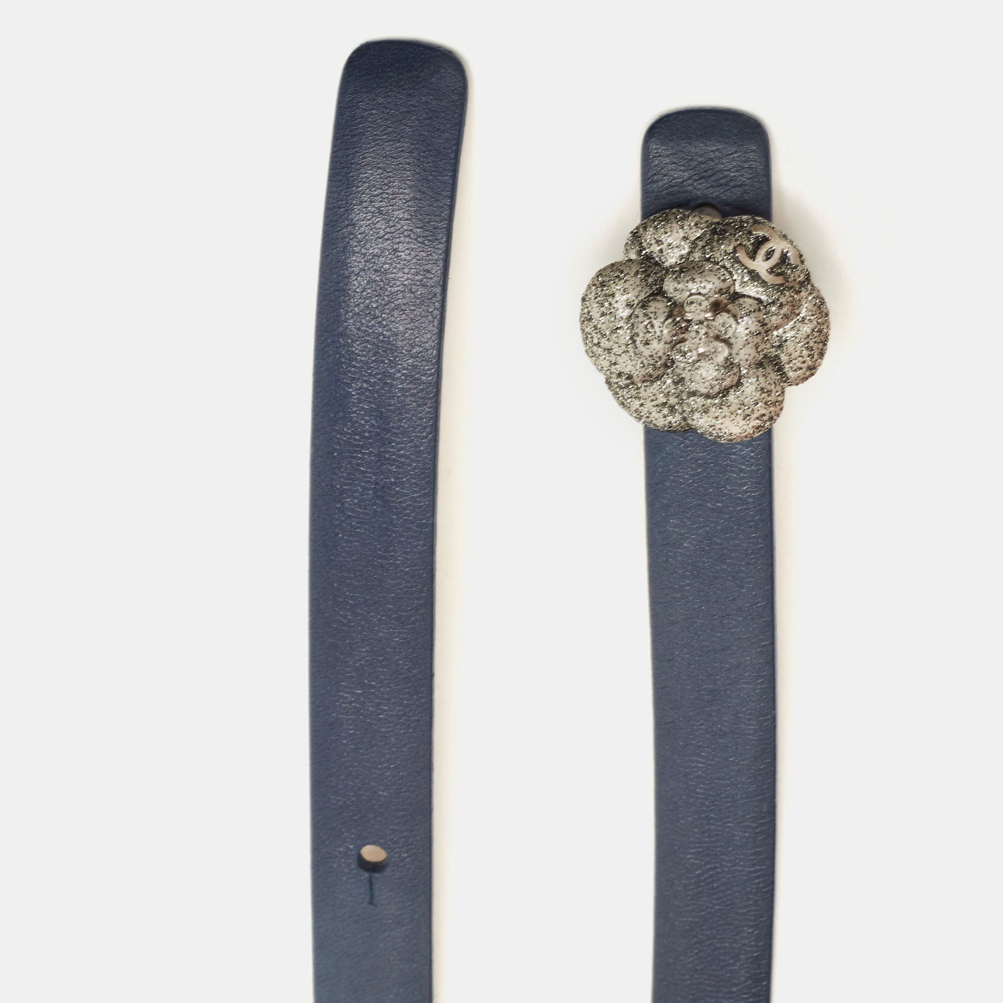 

Chanel Blue Leather CC Camellia Buckle Reversible Slim Belt
