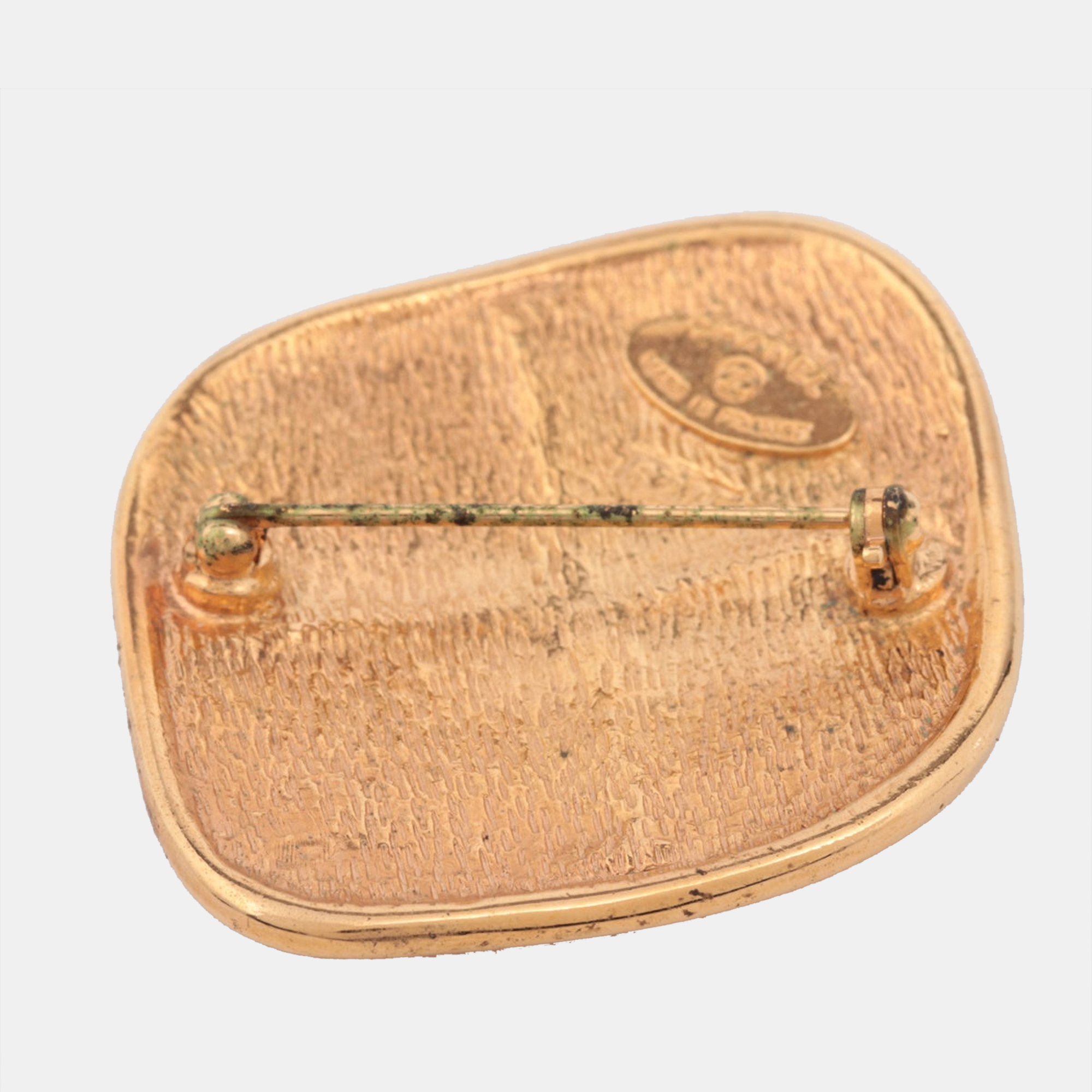 

Chanel Matelasse Brooch GP gold