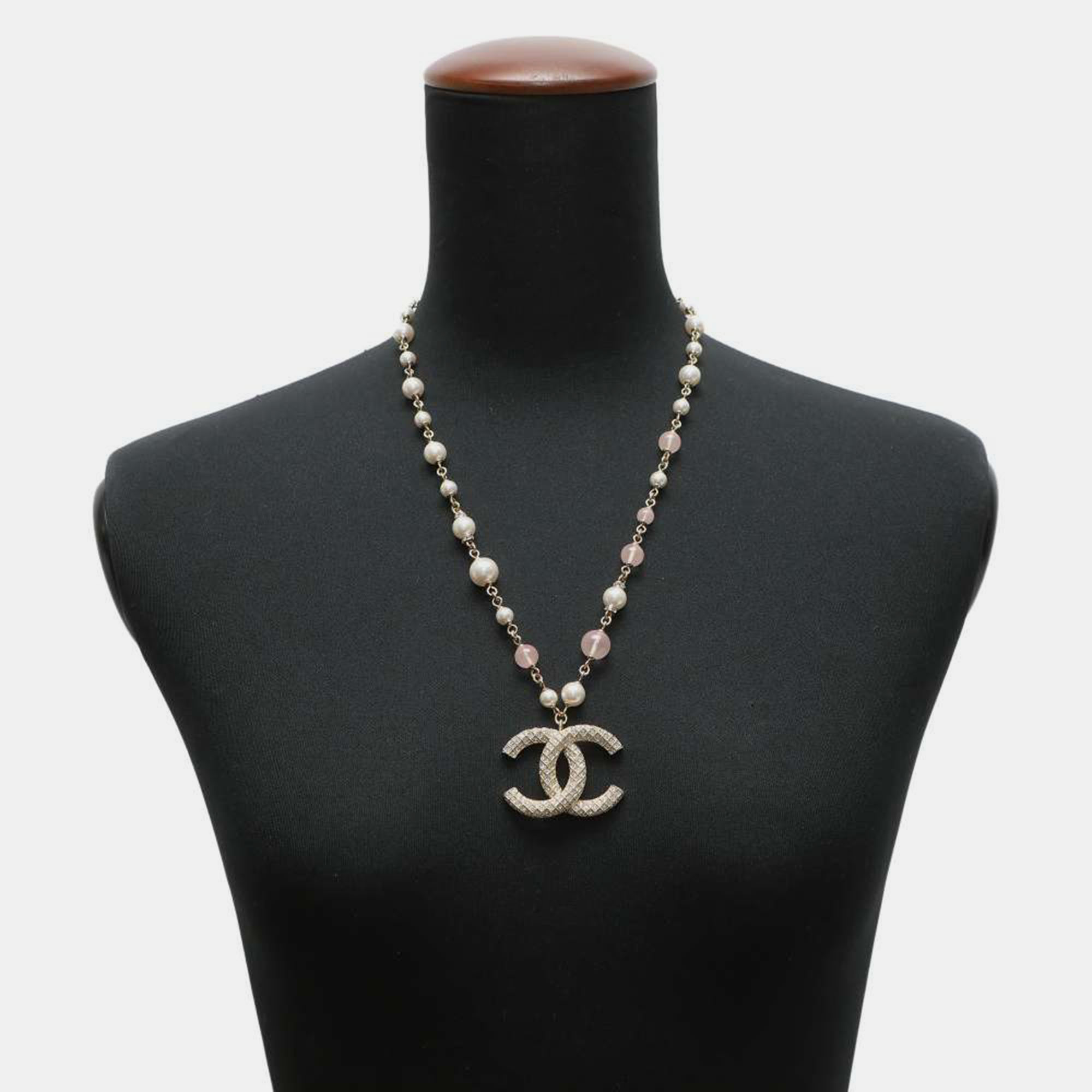 

CHANEL Long Pearl Necklace Gold A86268 Gold Plated