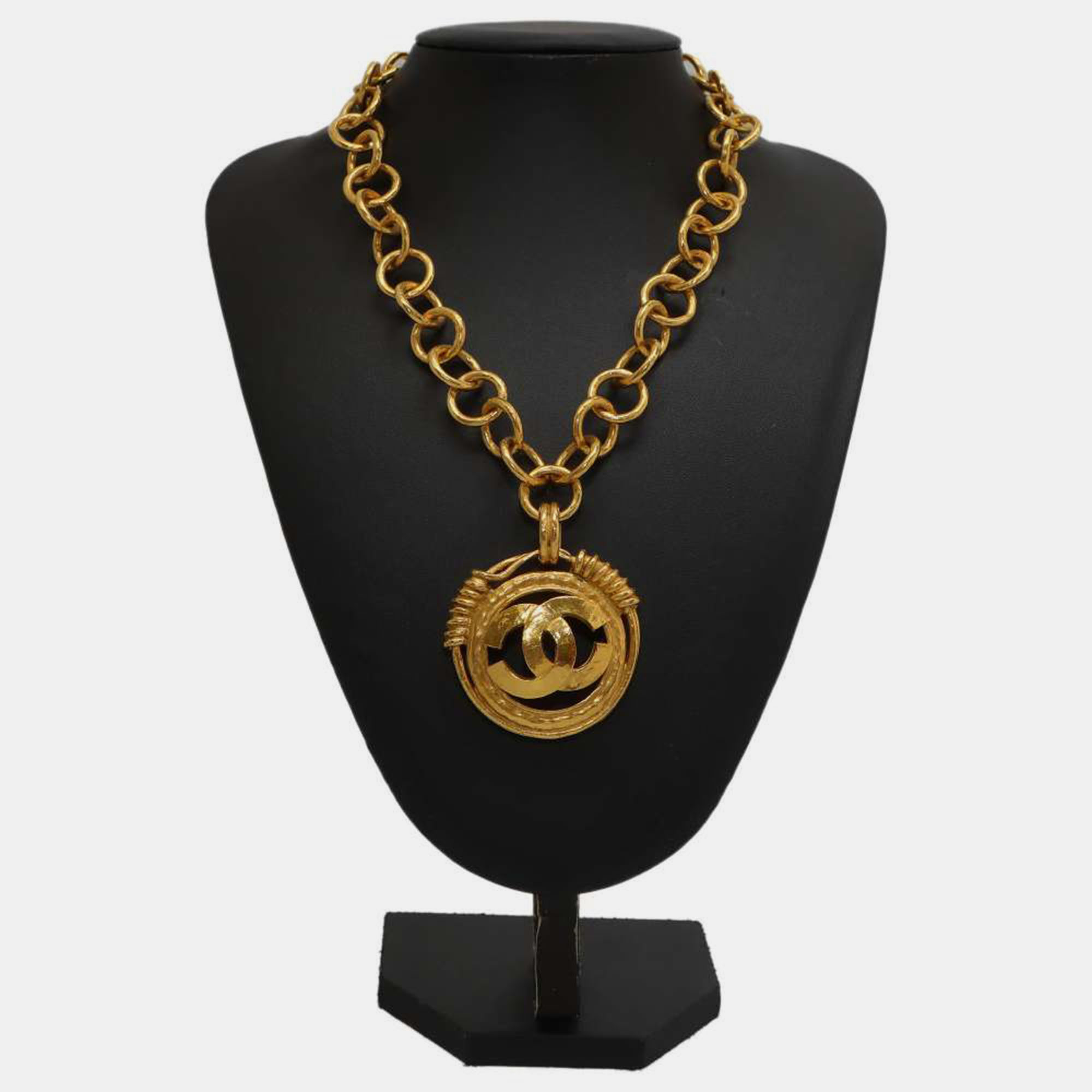 

CHANEL CC Logo Vintage Necklace Gold Metal