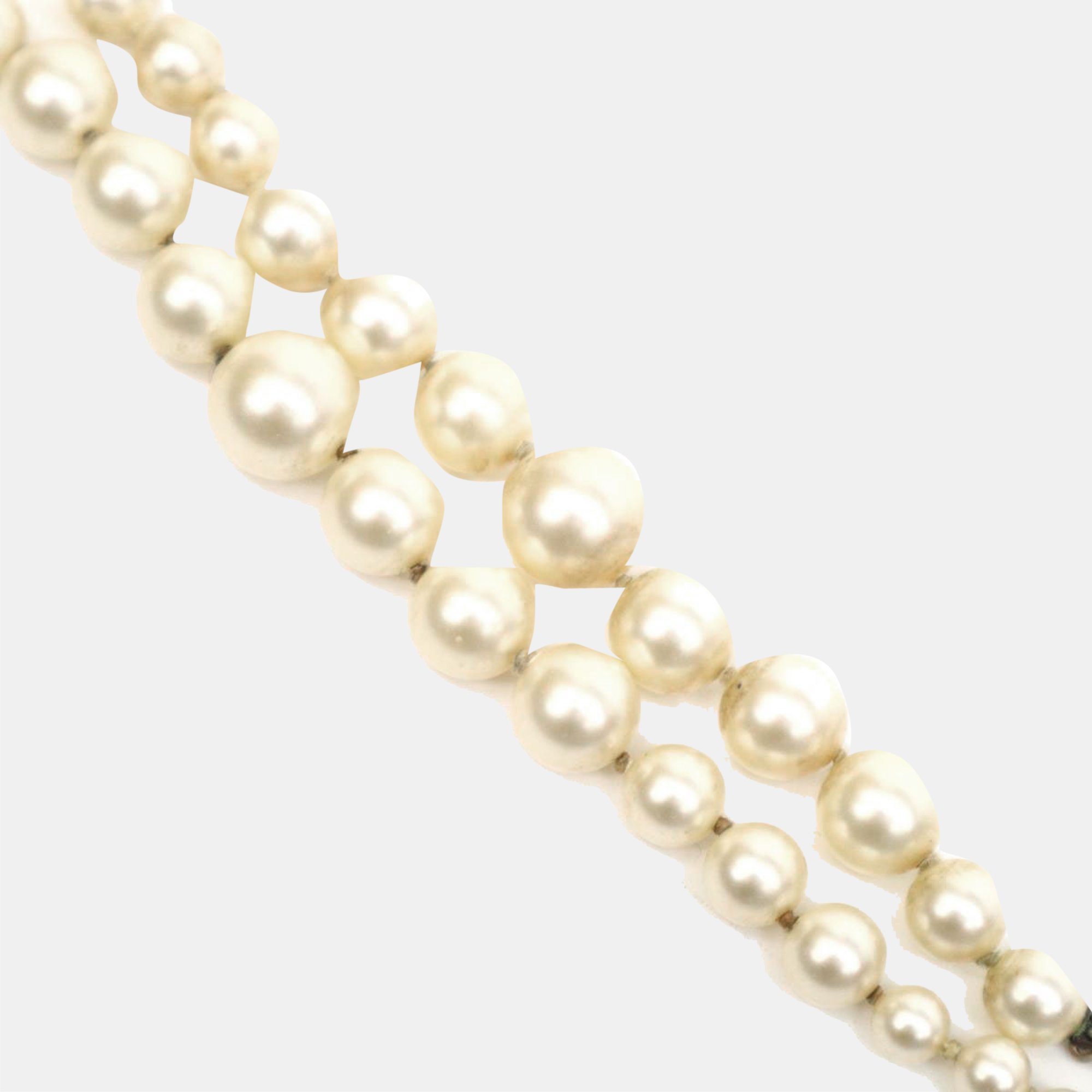 

Chanel White Natural Material CC Faux Pearl Long Necklace