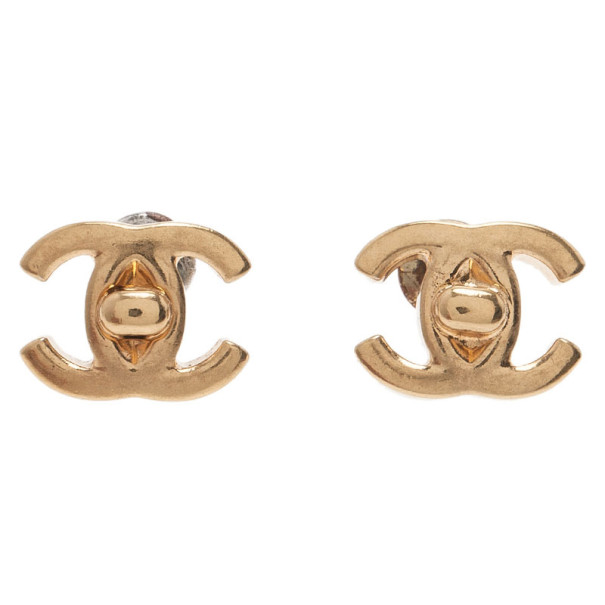 Pre Owned أقراط شانيل CC ترصيع قفل داور 