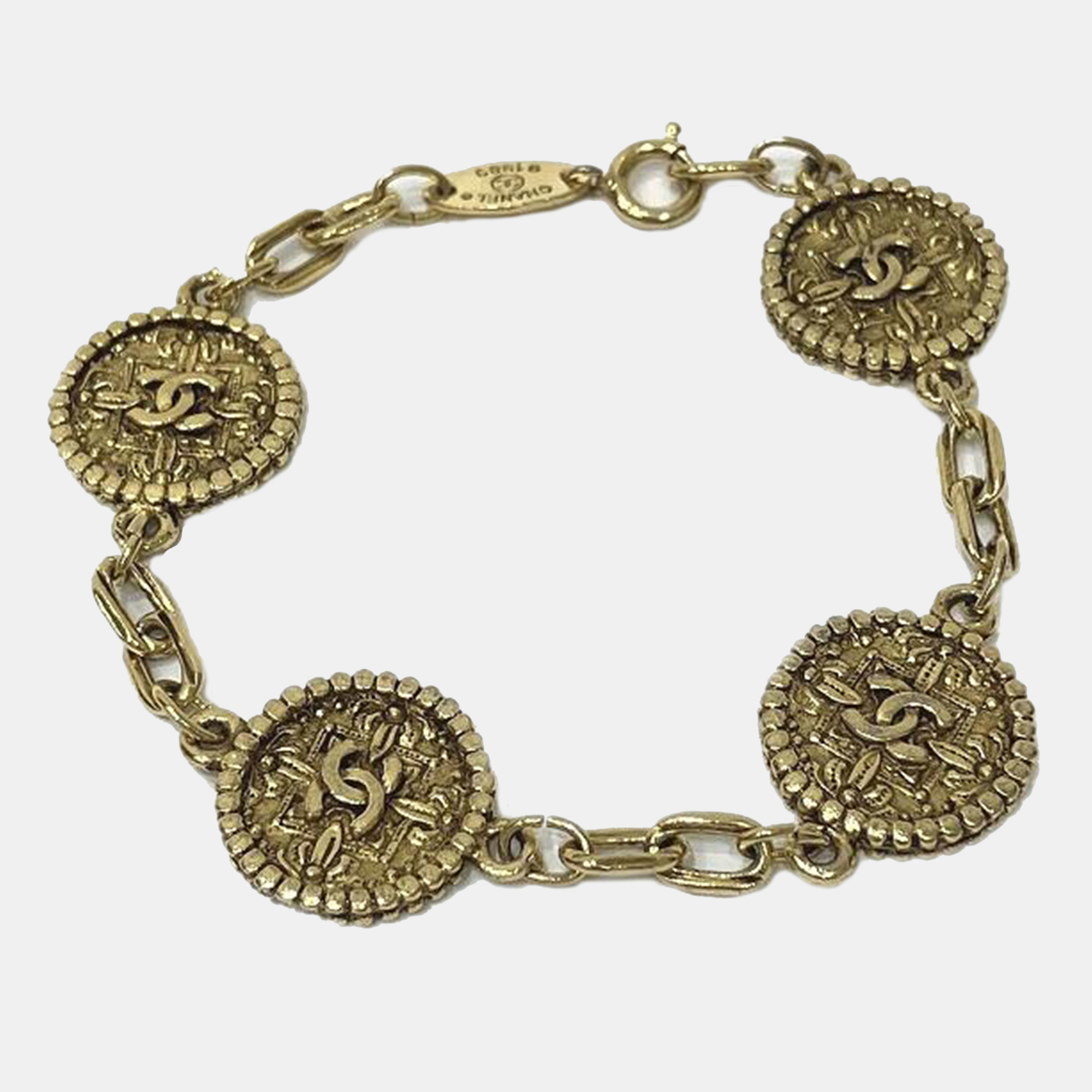 Pre-owned Chanel Cc Gold Metal Bracelet 18